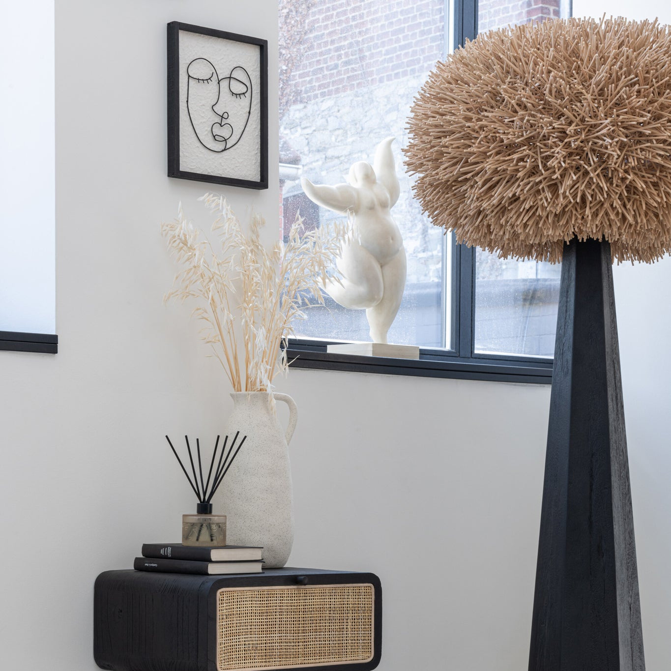 Figuur Delphine Poly Beige H52cm J-Line