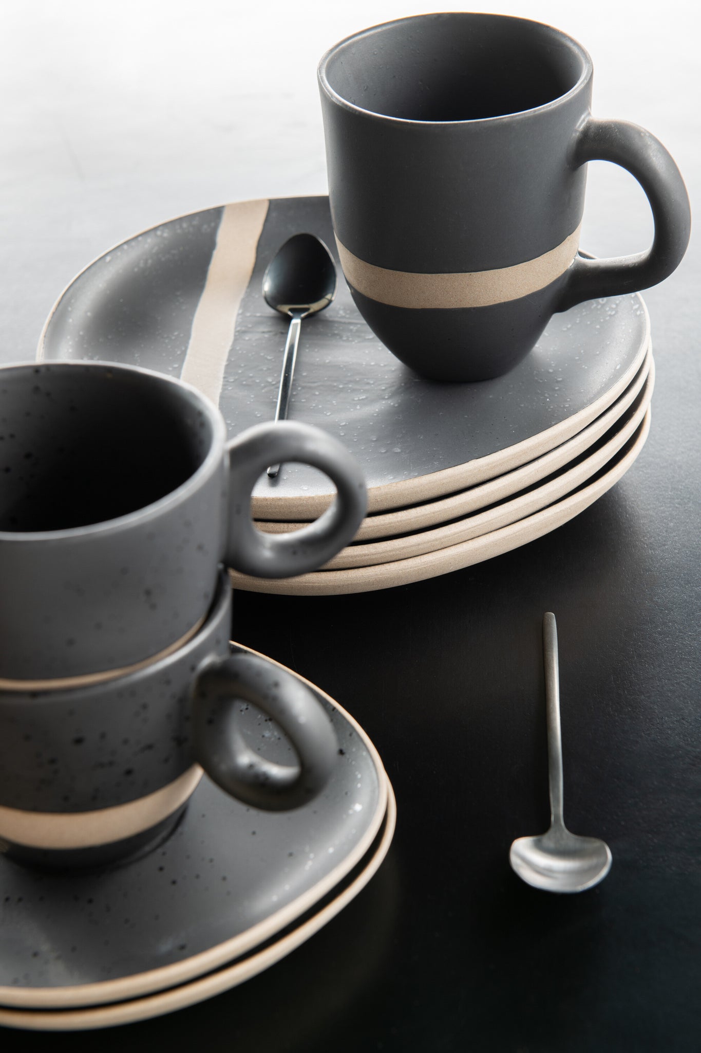 Kopje + Schotel Keramiek Zwart/Taupe J-Line