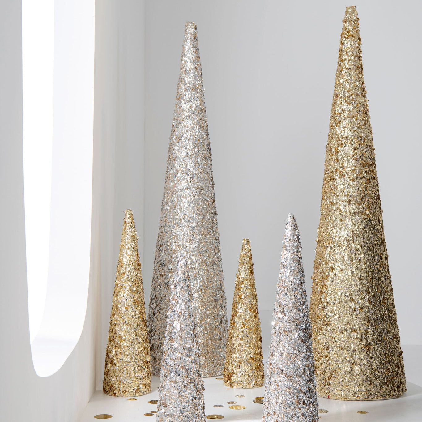 Kegel Pailletten Schuim Goudkleurig Large H120cm J-Line