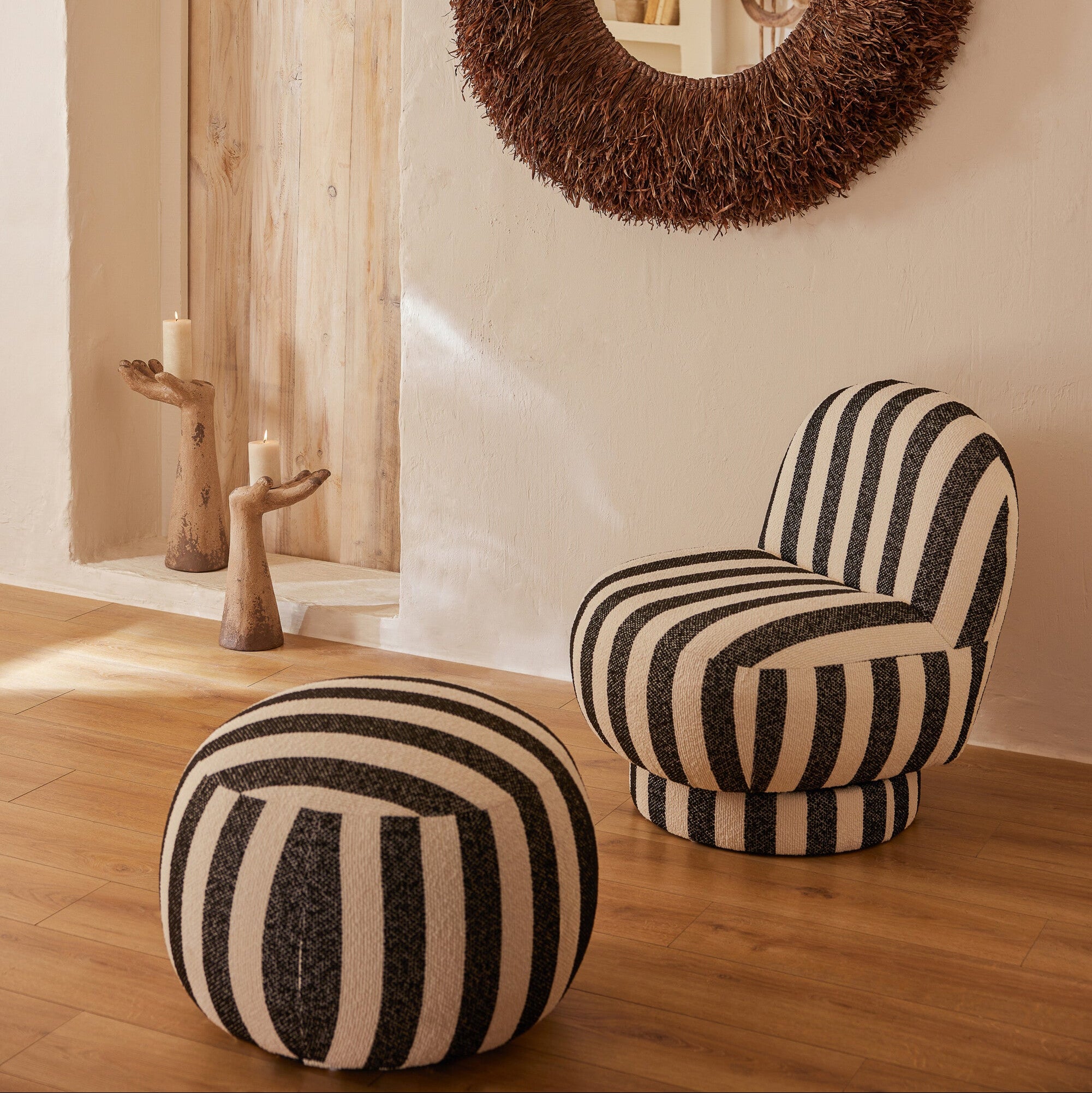 Loungestoel met Poef Gestreepte Stof Zwart/Gebroken Wit J-Line