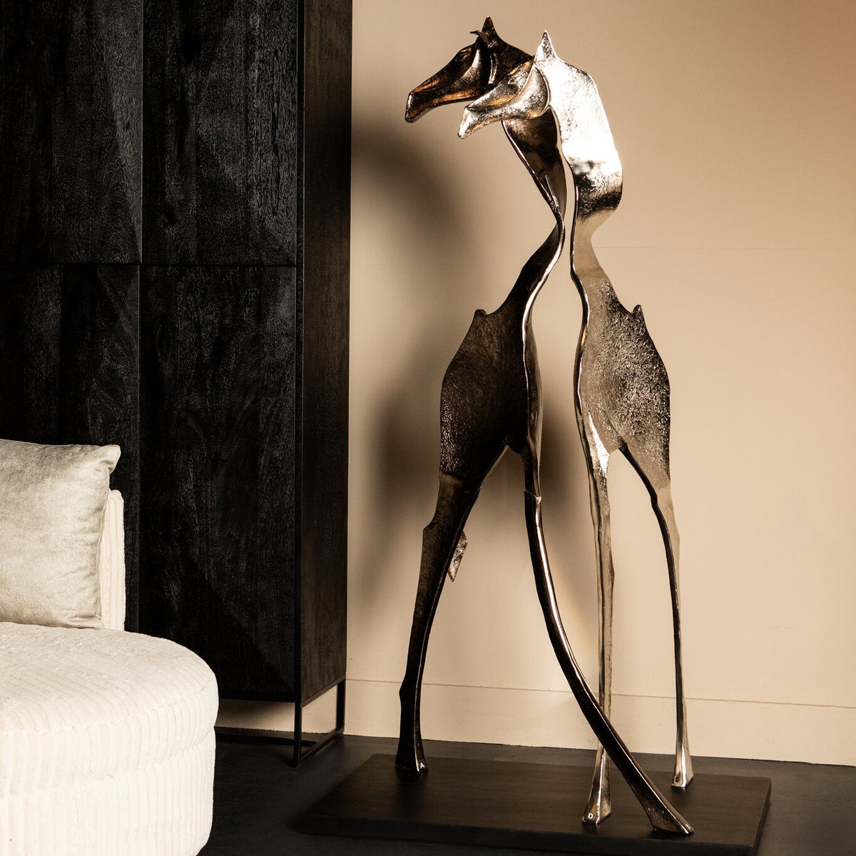 Skye Black Statue Giraffe Large PTMD