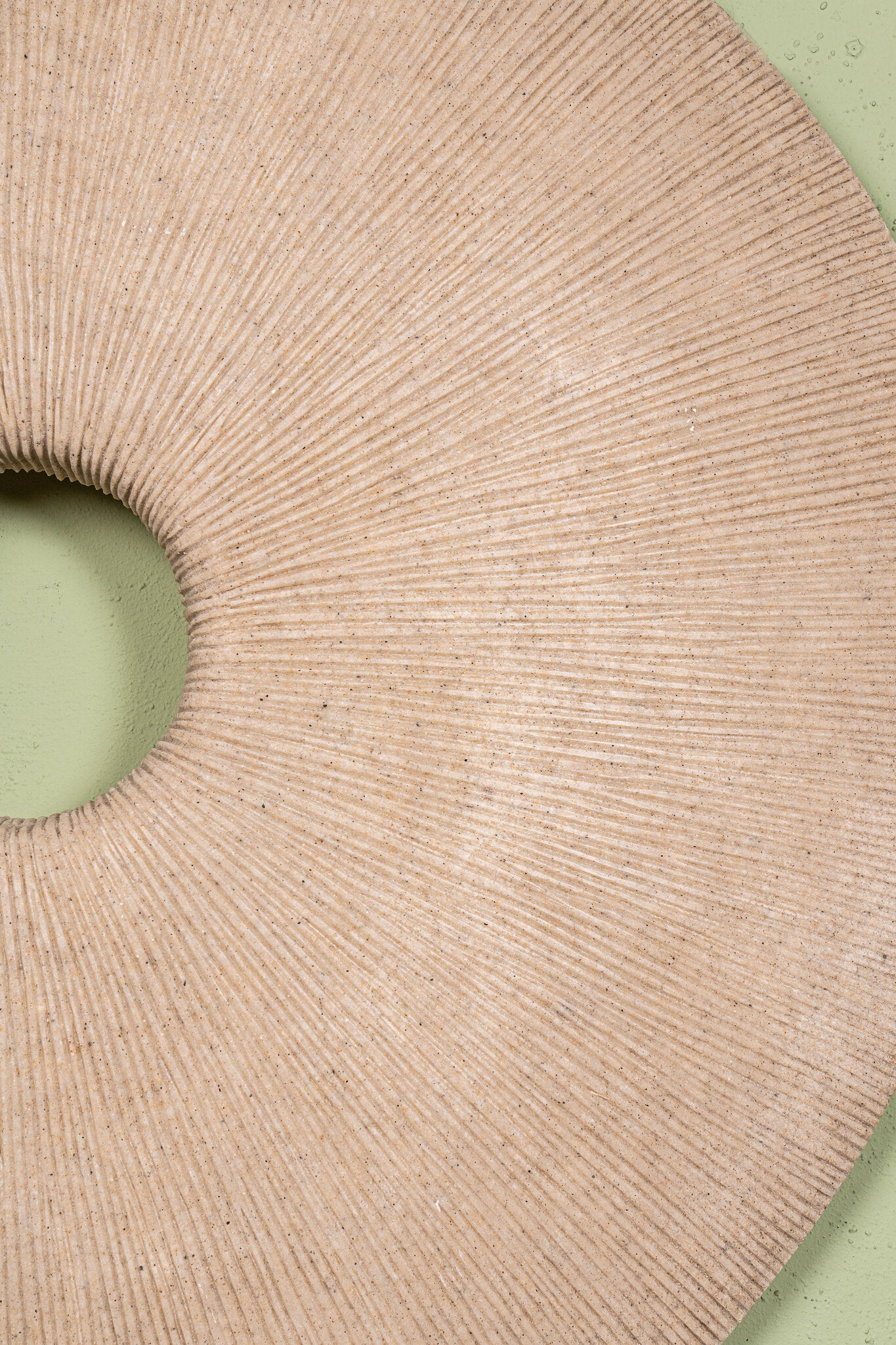 Kathelle Cream Poly Round Sandstone Wallpanel L PTMD