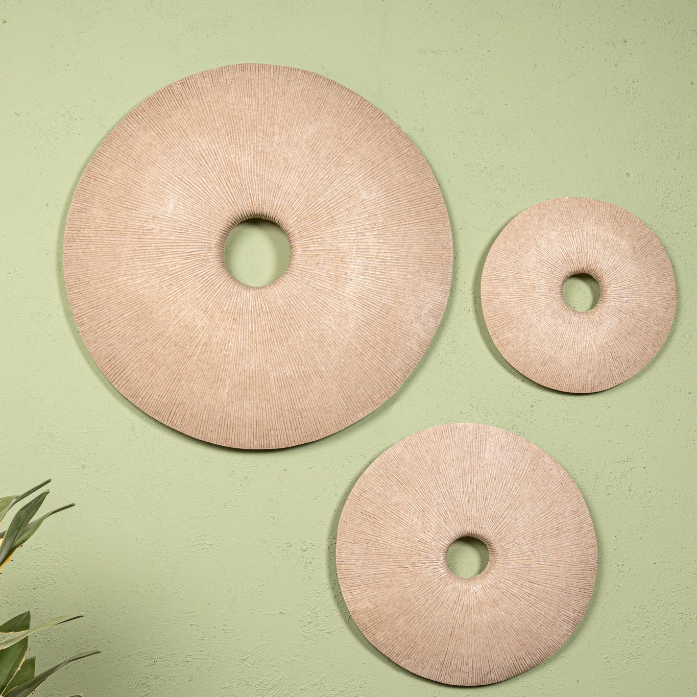 Kathelle Cream Poly Round Sandstone Wallpanel L PTMD
