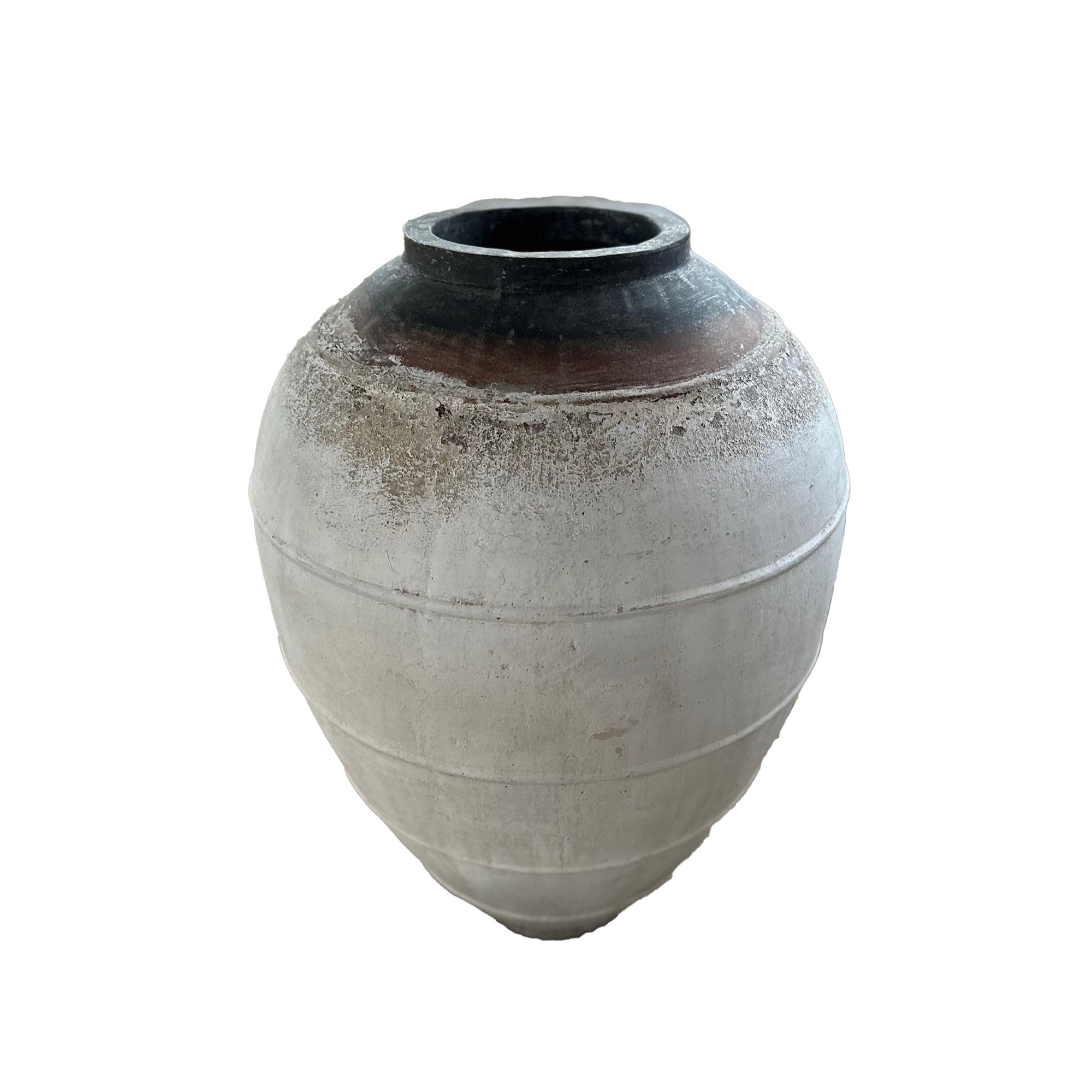 Jinsu White round GRC jar pot with lines low PTMD