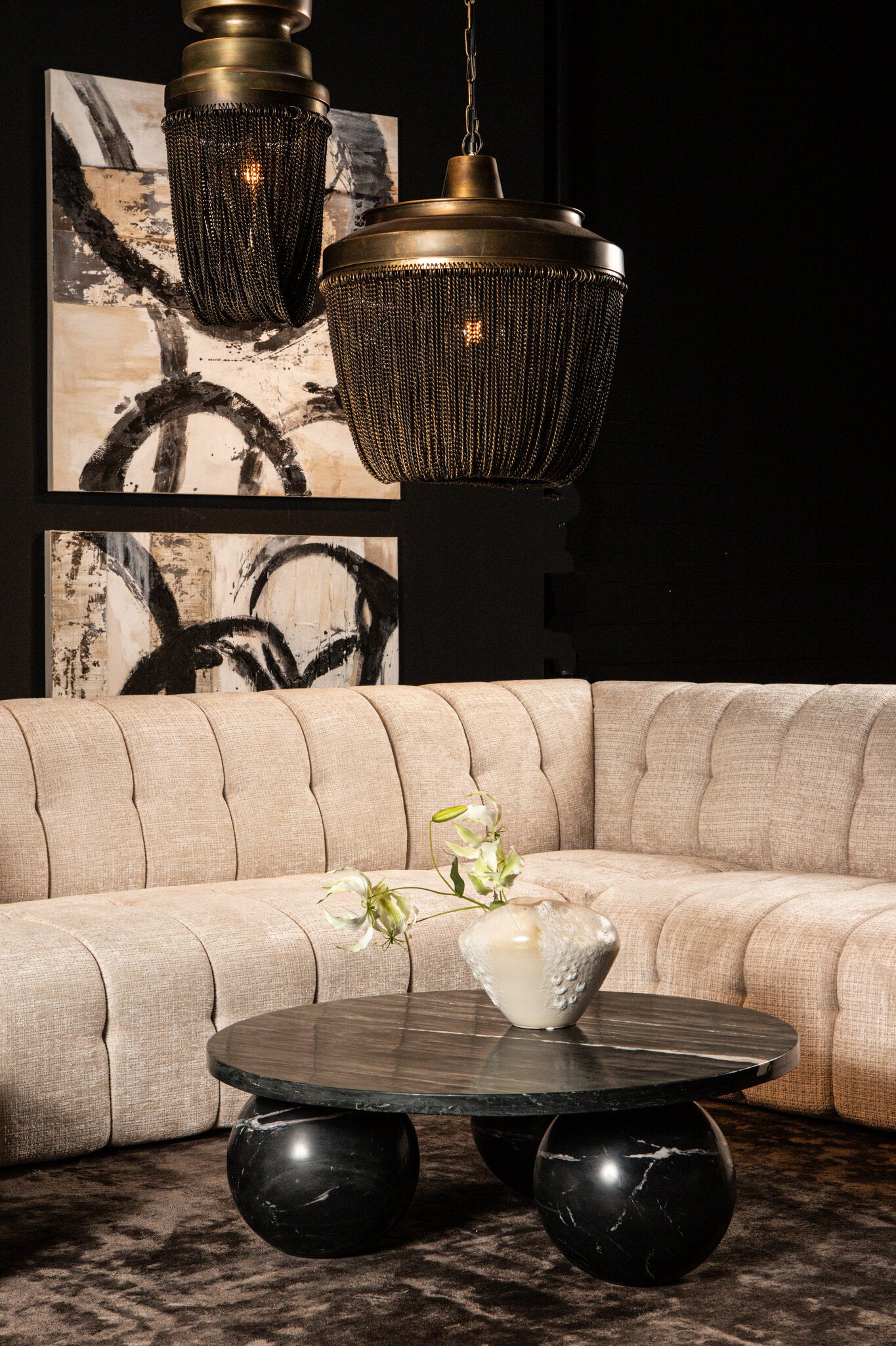 Diro Zwart Marmeren Salontafel Rond met Bolpoten PTMD