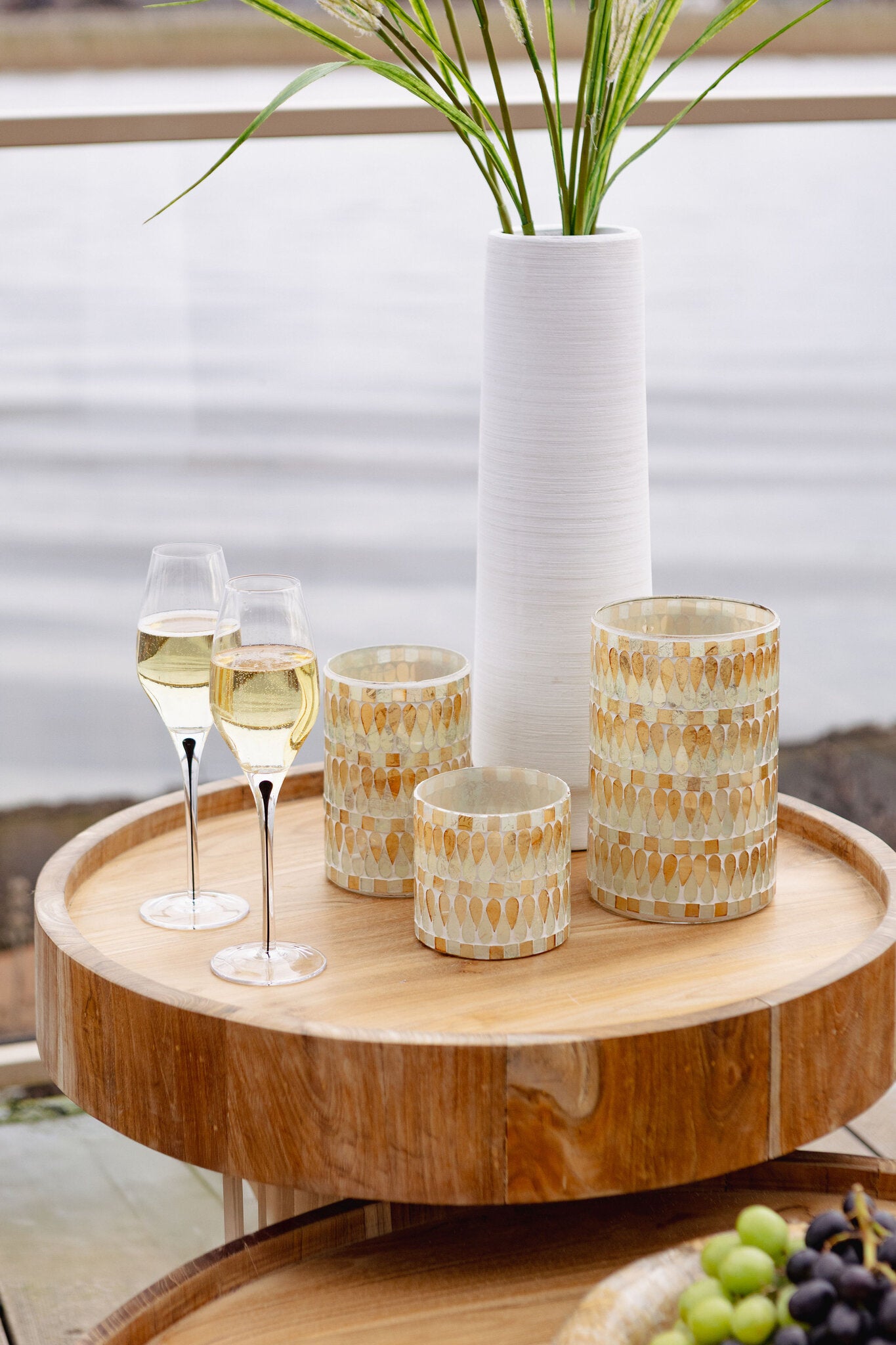 Zonna White matt ceramic high vase L PTMD