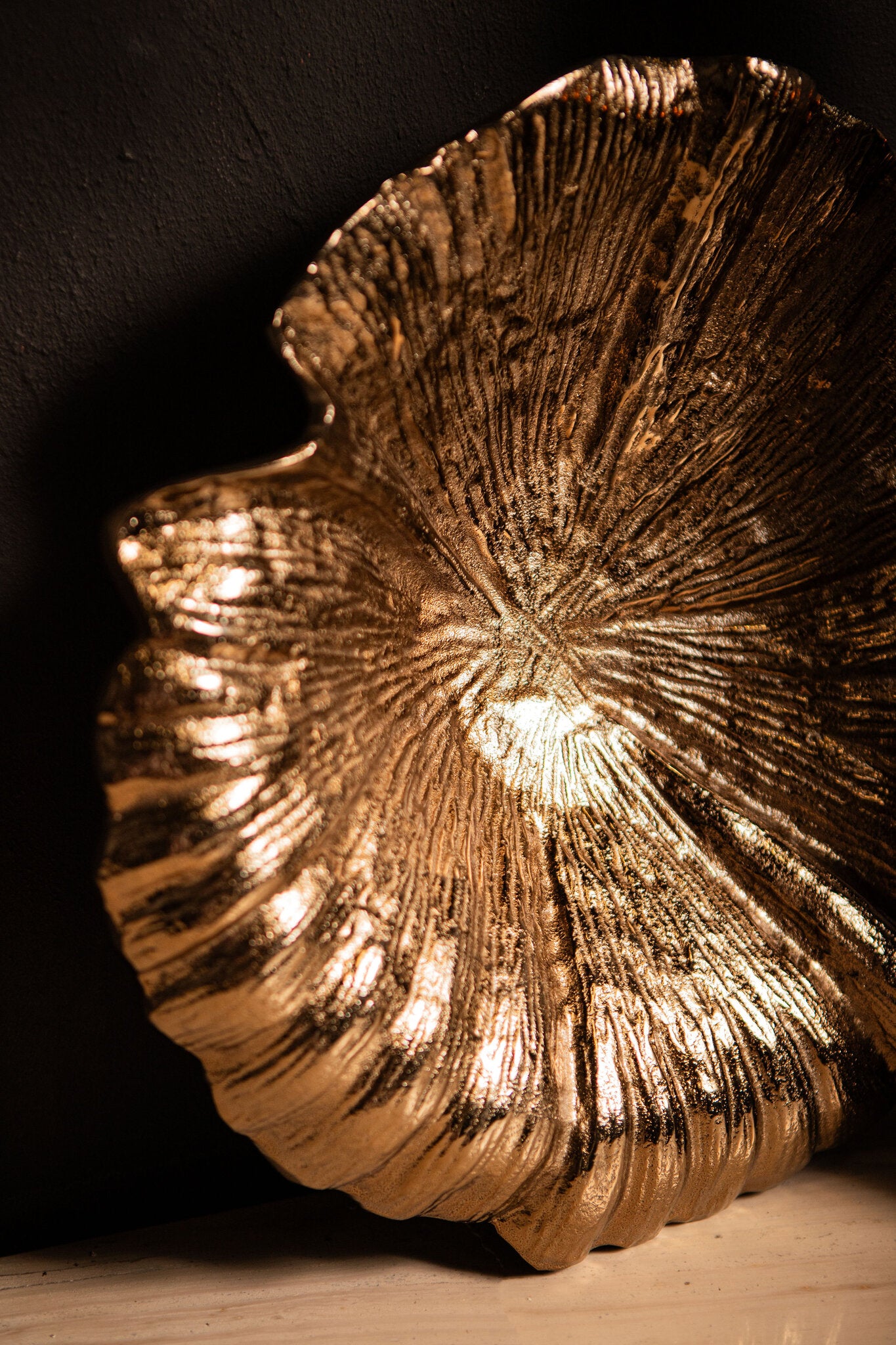 Schaal Losh BrownGold Alu Wavy Leaf Ovaal PTMD