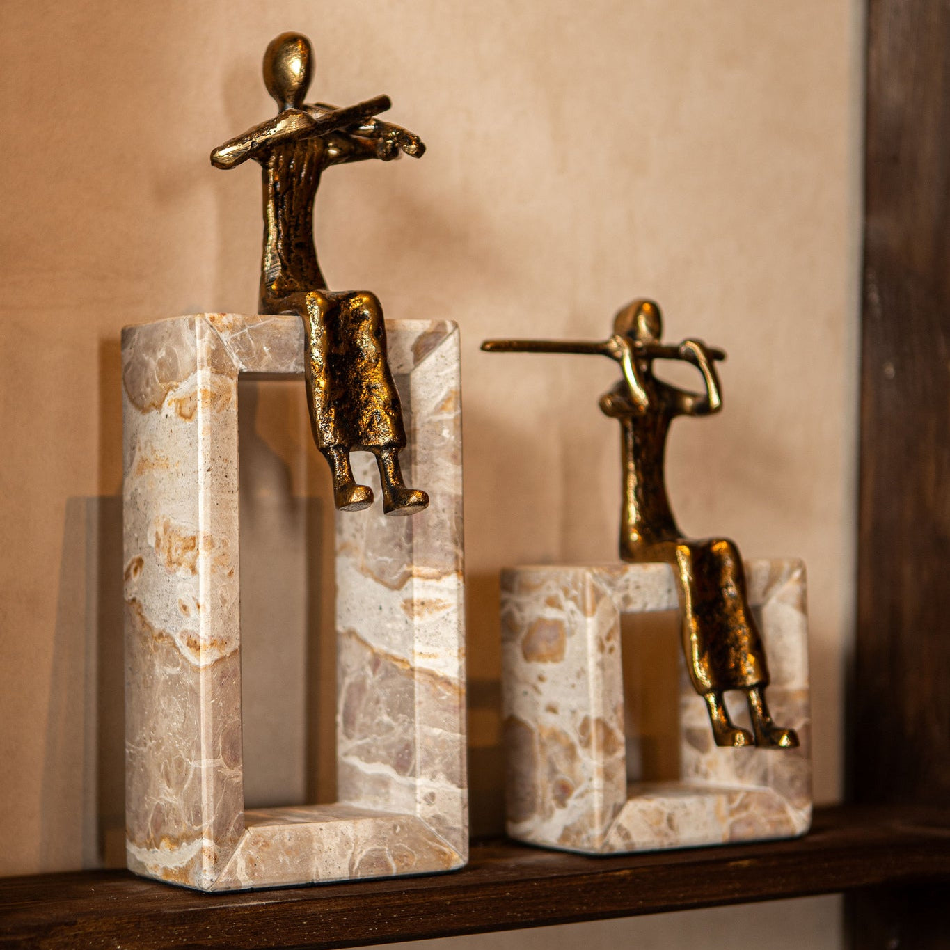 Aleria Gold Casted Alu Flute Lady On Marble Base PTMD