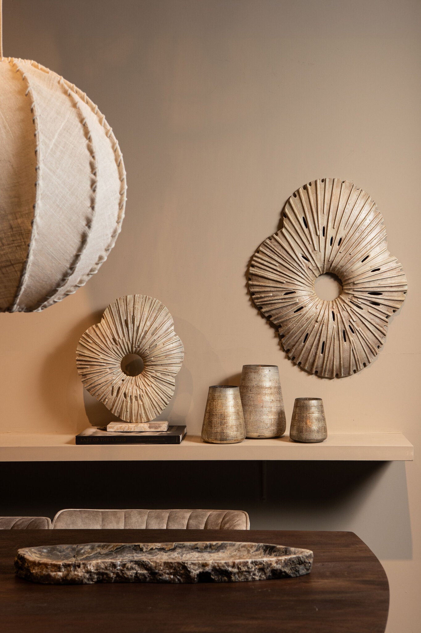 Vija Beige Casted Alu Organic Open Statue S PTMD