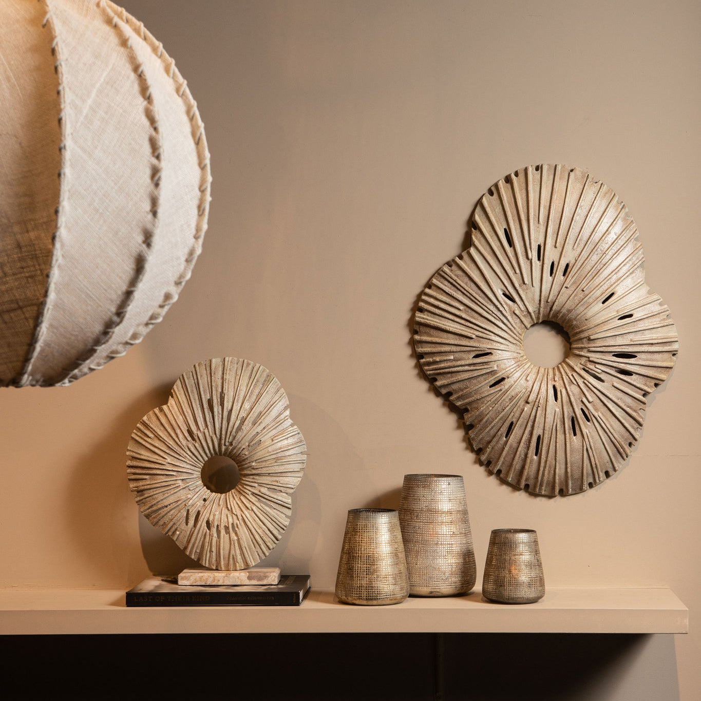 Vija Beige Casted Alu Organic Open Statue S PTMD