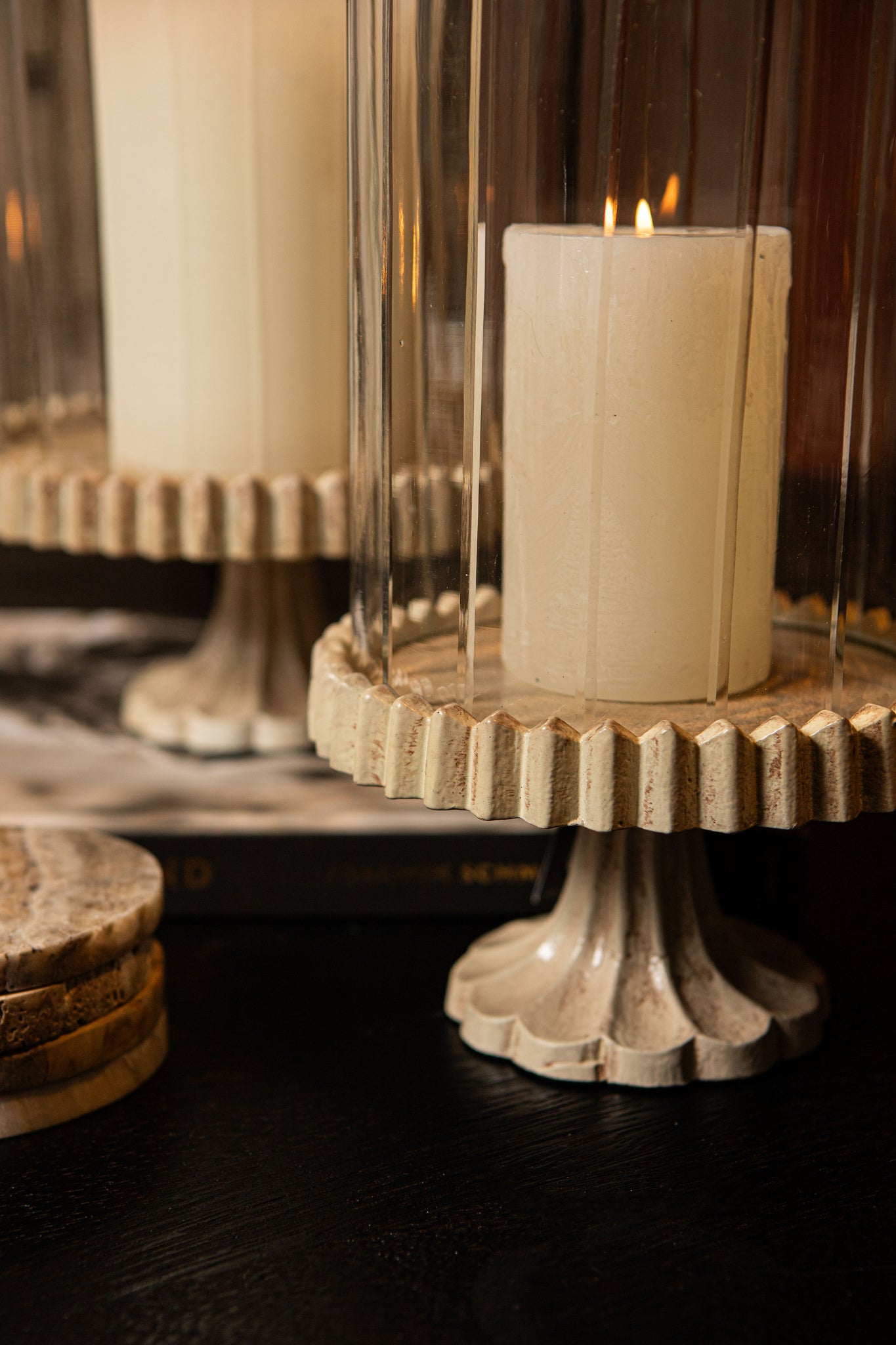 Windlicht Troye Beige Gegoten Aluminium Gesneden Glas Large PTMD