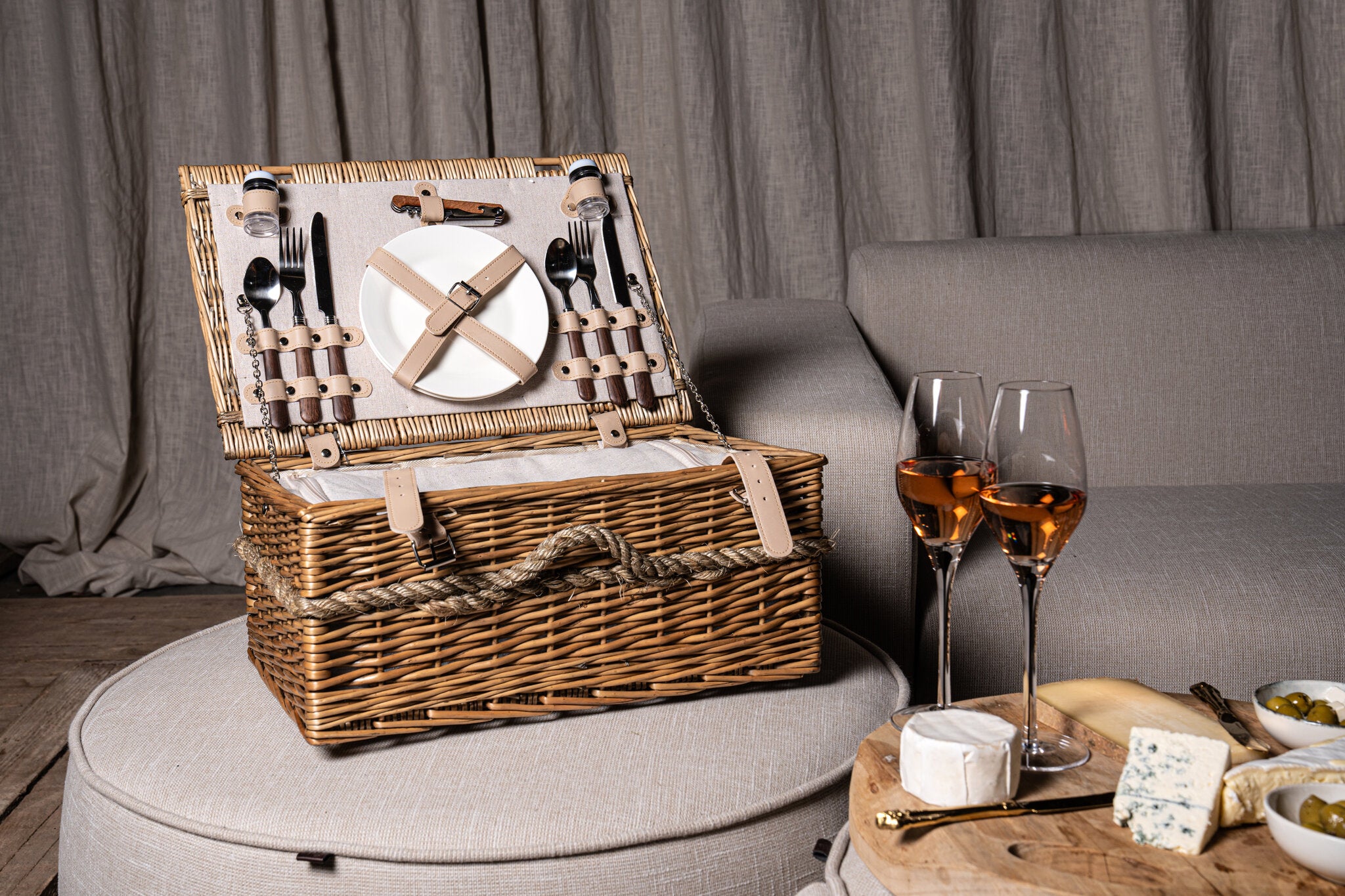 PTMD Picknickmand 2-Persoons Naturel Riet Compleet Koeltas PTMD