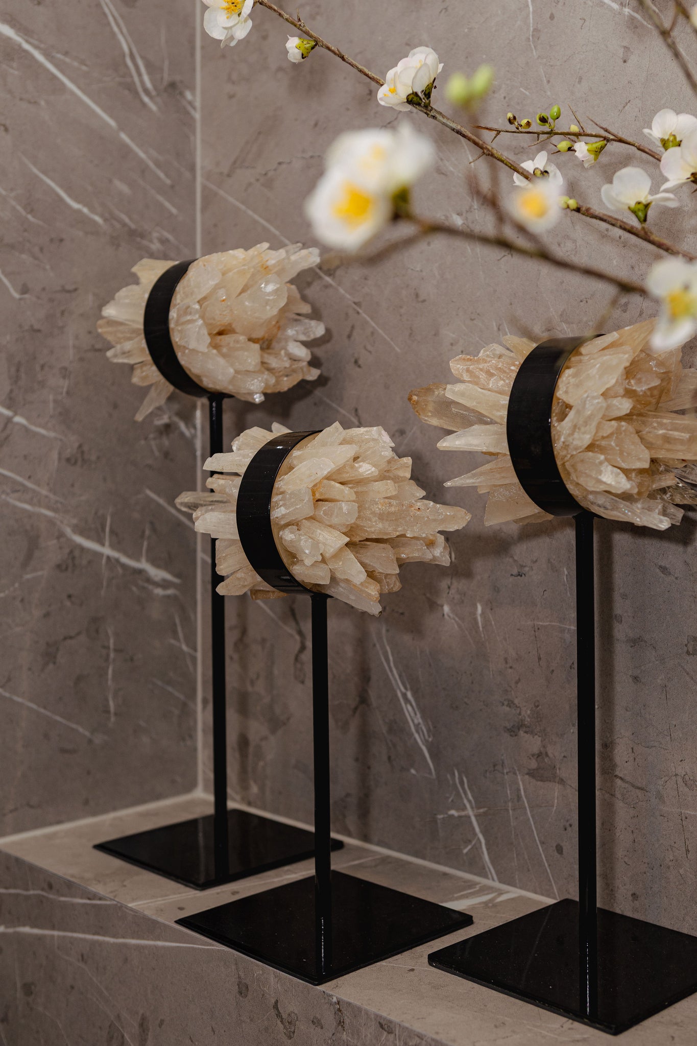 Yerin Natural Quartz Mineral Cluster Deco Statue L PTMD