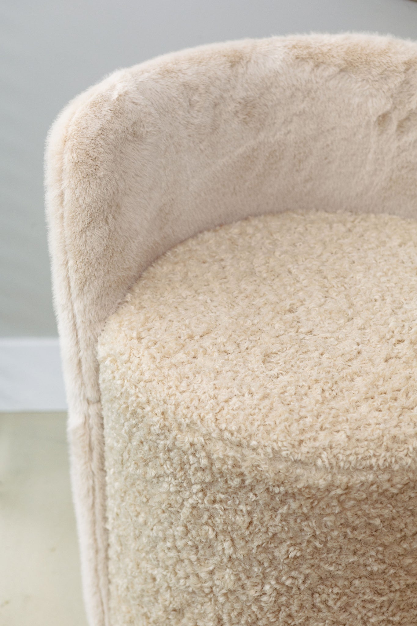 Poef Brandon Beige Stof Rond Pouf Met Rugleuning PTMD