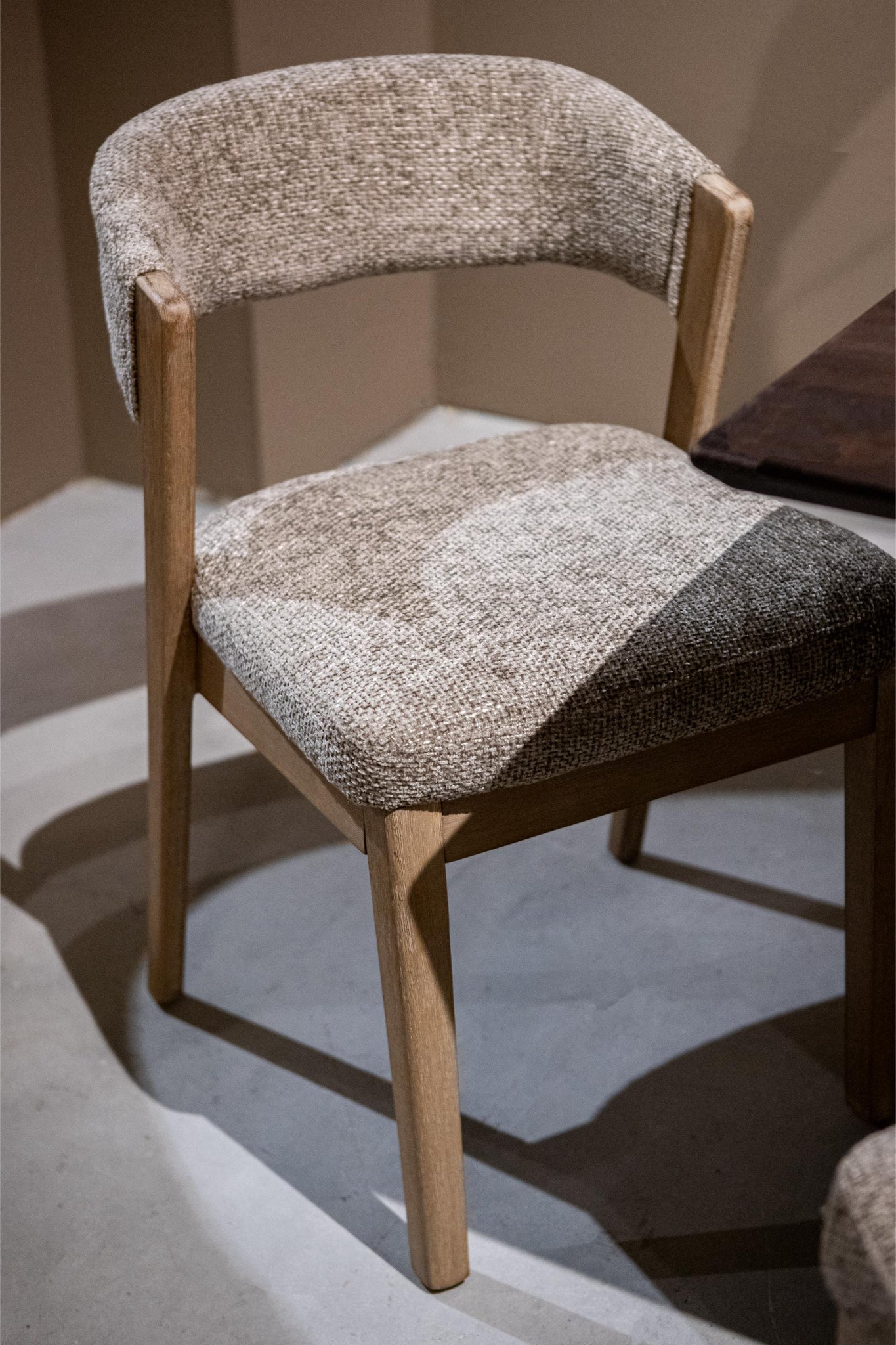 Eetkamerstoel Kael Taupe Legacy 3 Mink Rubberhout PTMD