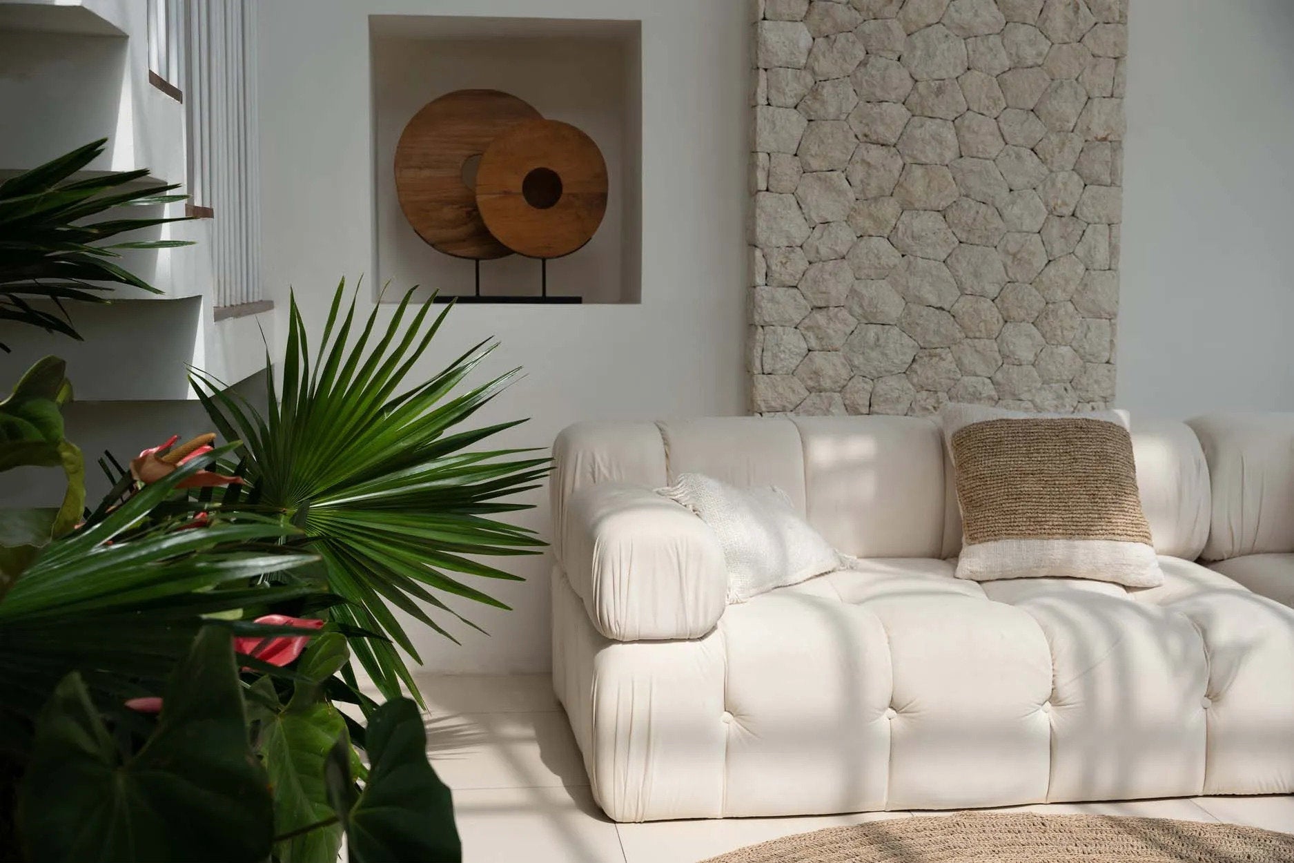 De Teak Disc op Stand Large Bazar Bizar