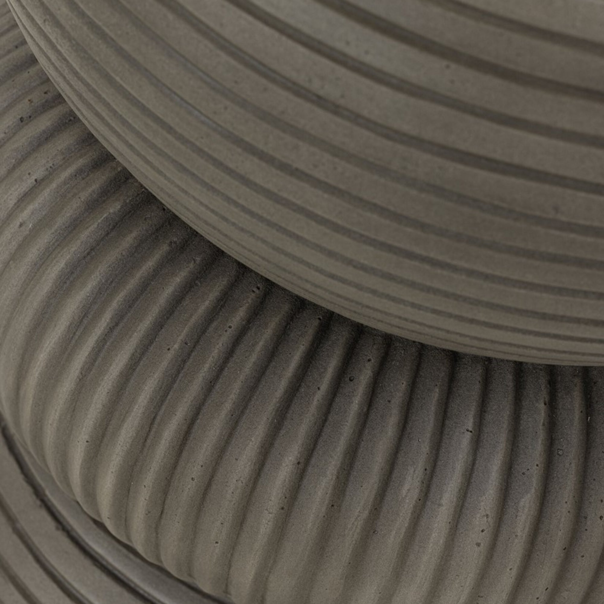 MUST Living Bijzettafel Olive