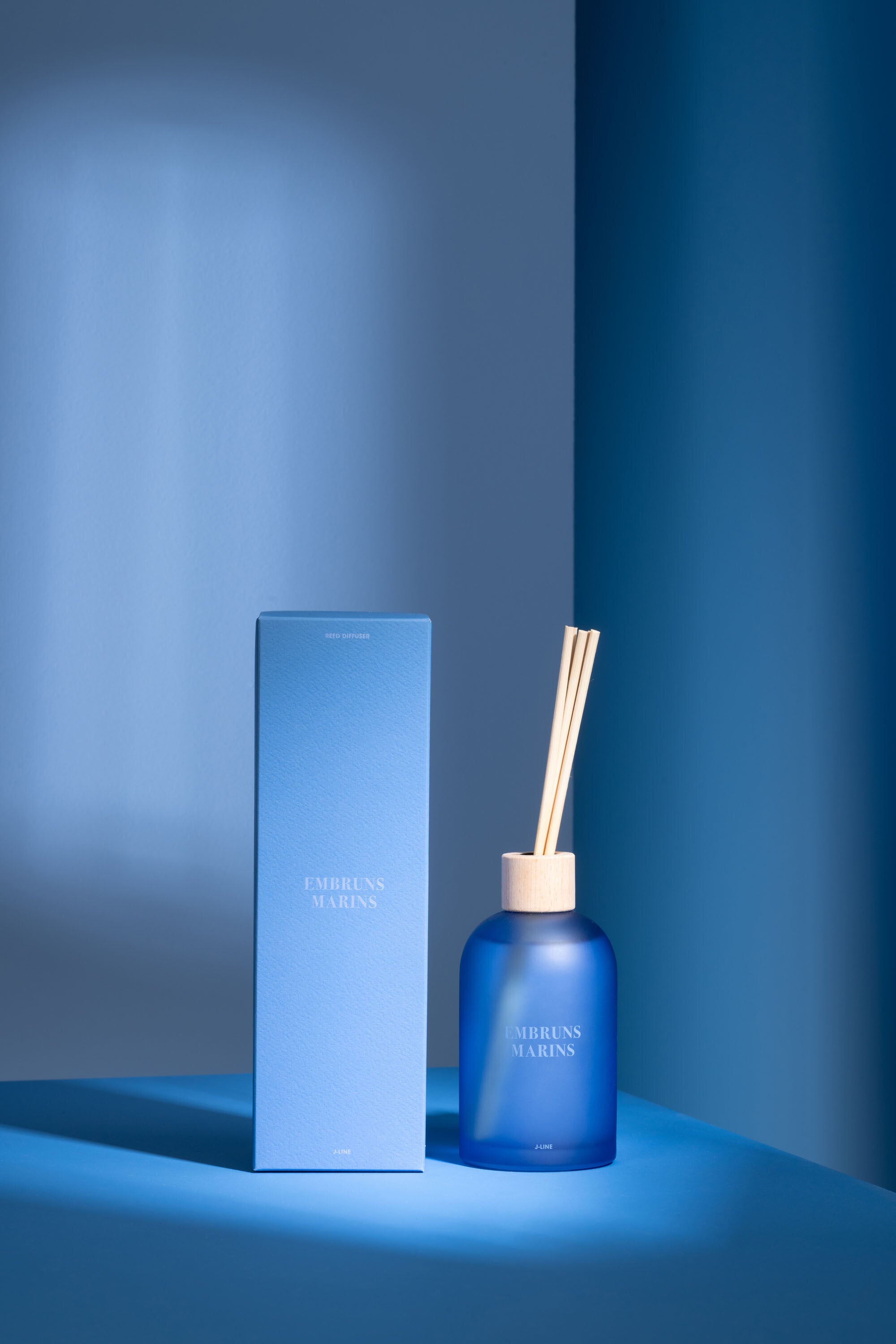 Accords Essentiels Embruns Marins Geurstokjes + Geurkaars Bundle Small - Geurkaars - Living Lovely - livinglovely.nl