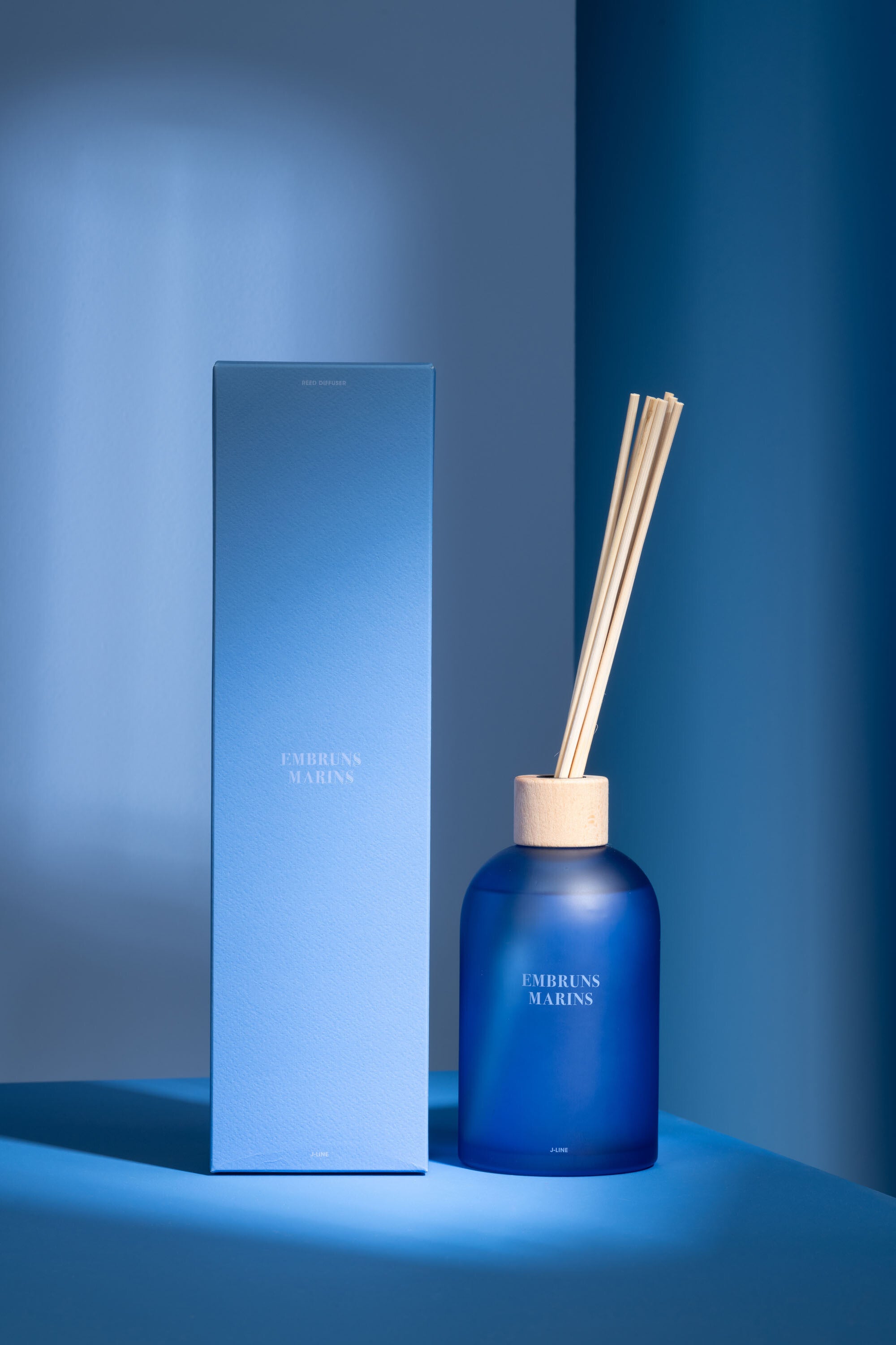 Accords Essentiels Embruns Marins Geurstokjes + Geurkaars Bundle Small - Geurkaars - Living Lovely - livinglovely.nl