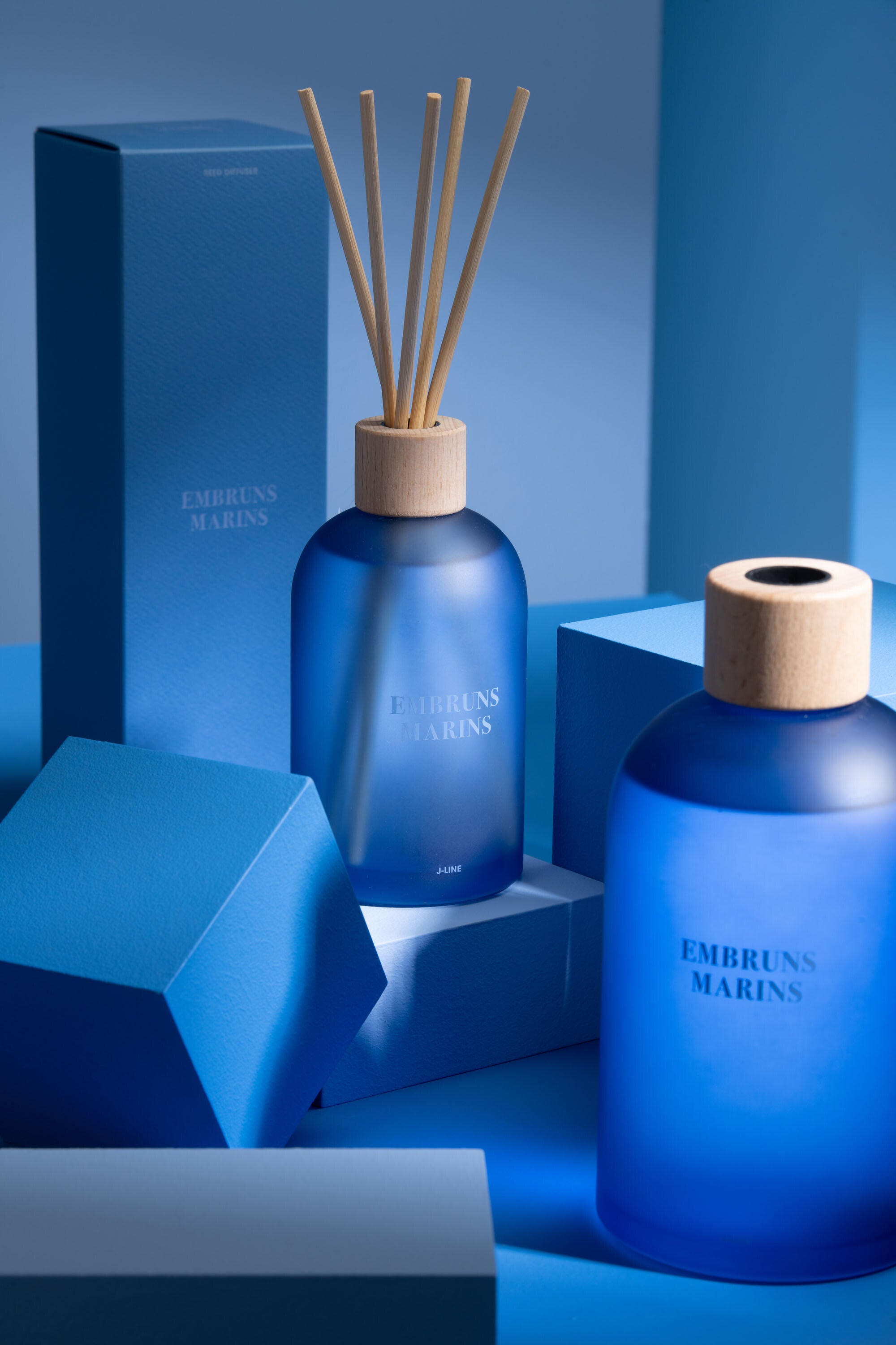 Accords Essentiels Embruns Marins Geurstokjes + Geurkaars Bundle Small - Geurkaars - Living Lovely - livinglovely.nl