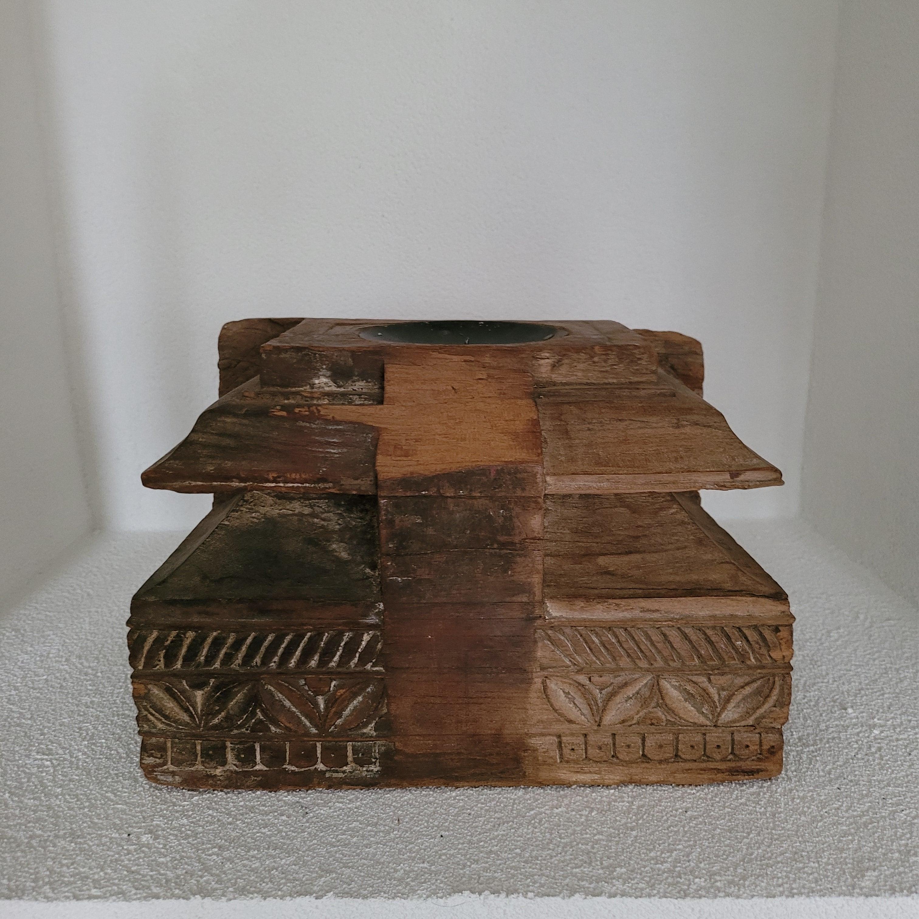 Authentieke poer kandelaar - Kandelaar - Living Lovely - livinglovely.nl