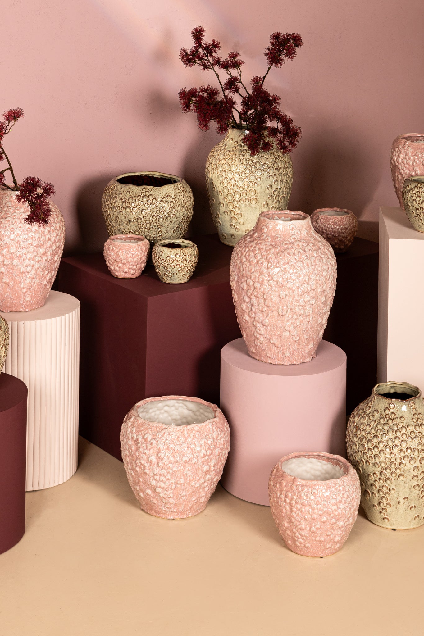 Avis PInk Ceramic Pot Round Shaped Scales High L Dia26cmxH35cm PTMD - Pot - PTMD - livinglovely.nl