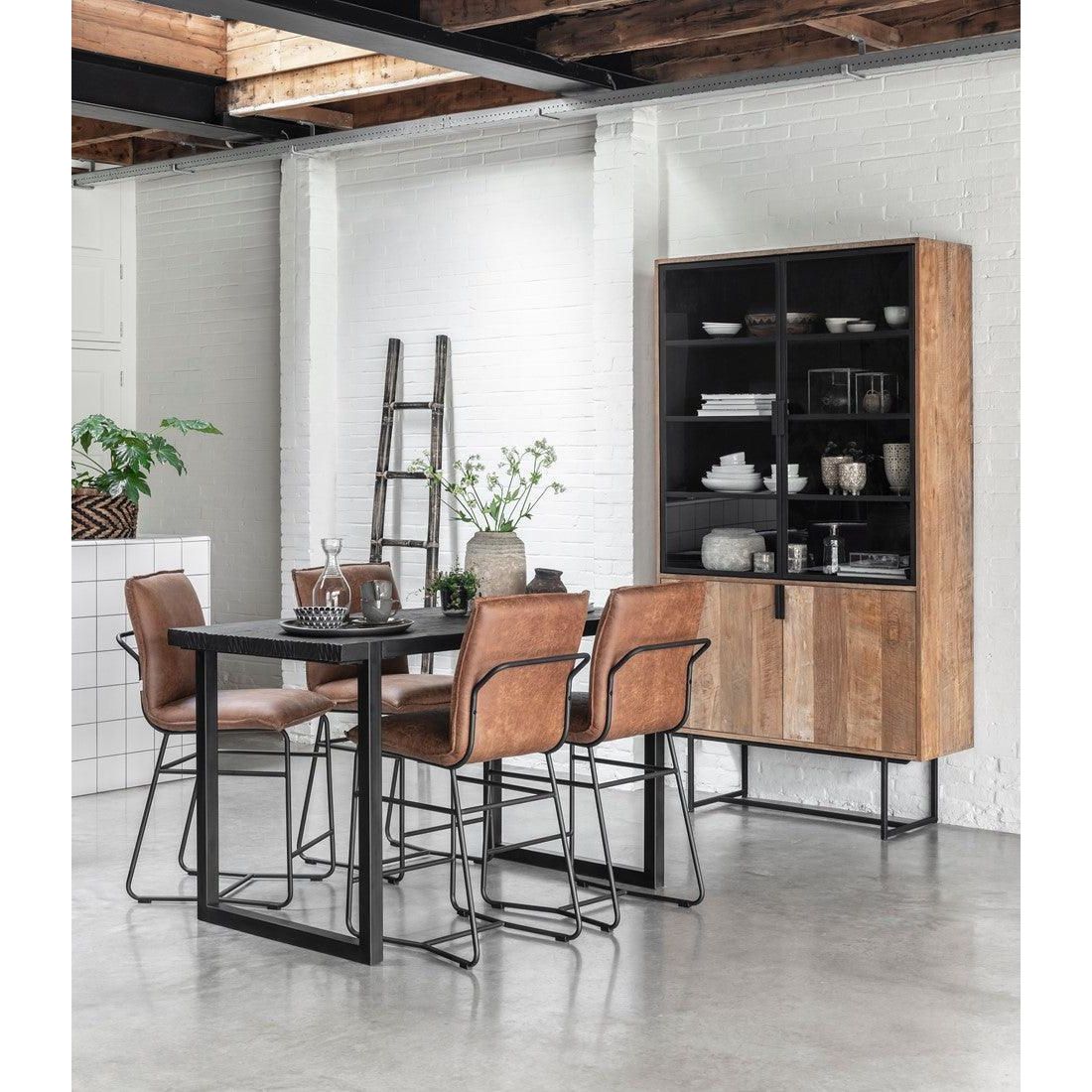 Bartafel Timeless Black Beam van DTP Home in een woonkeuken