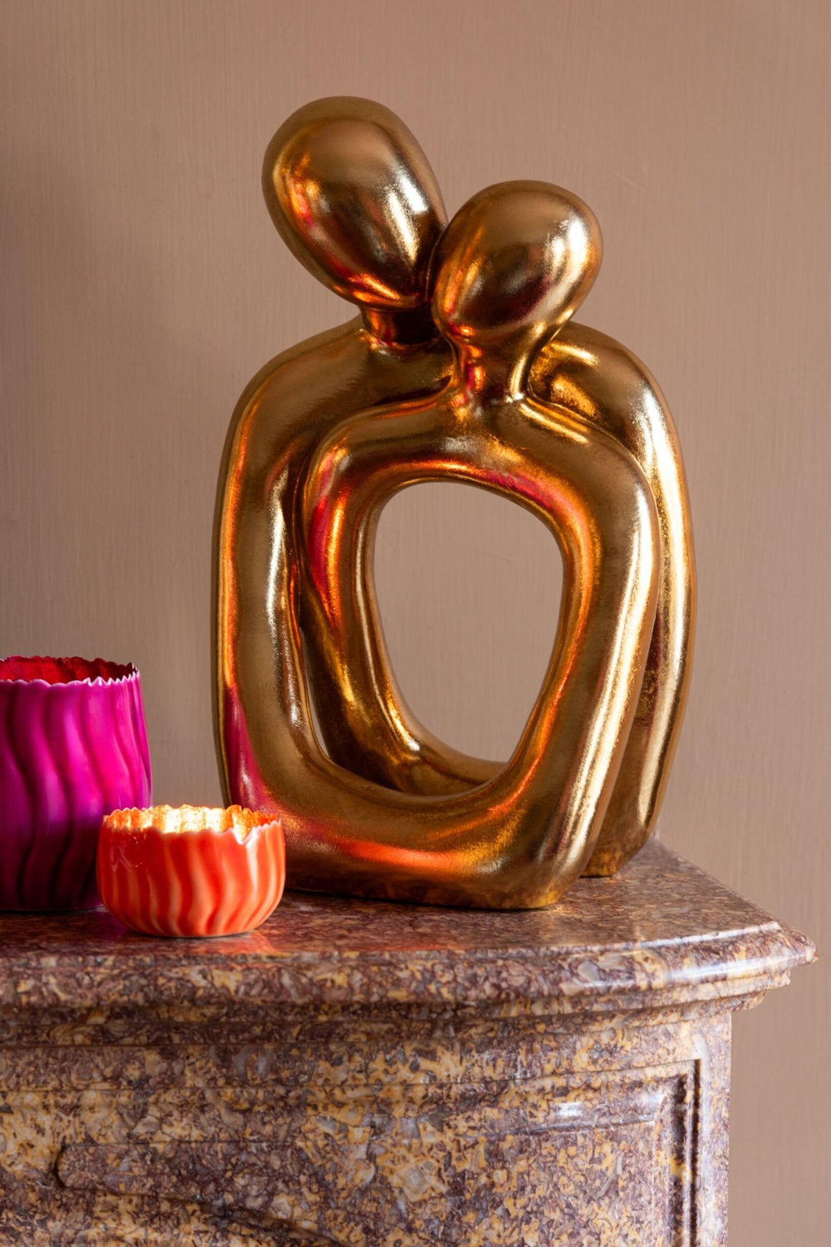 Beeld Knuffelend Koppel Polyresin Goud J-Line