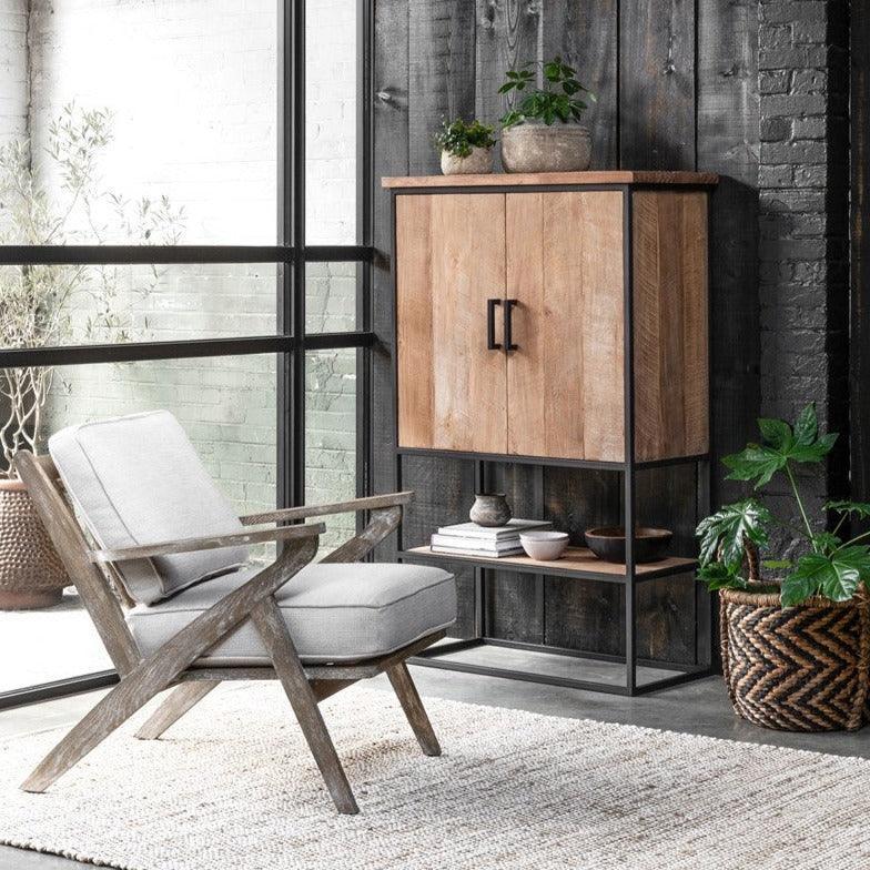 Bergkast Timeless Beam Small van DTP Home met geopende deuren