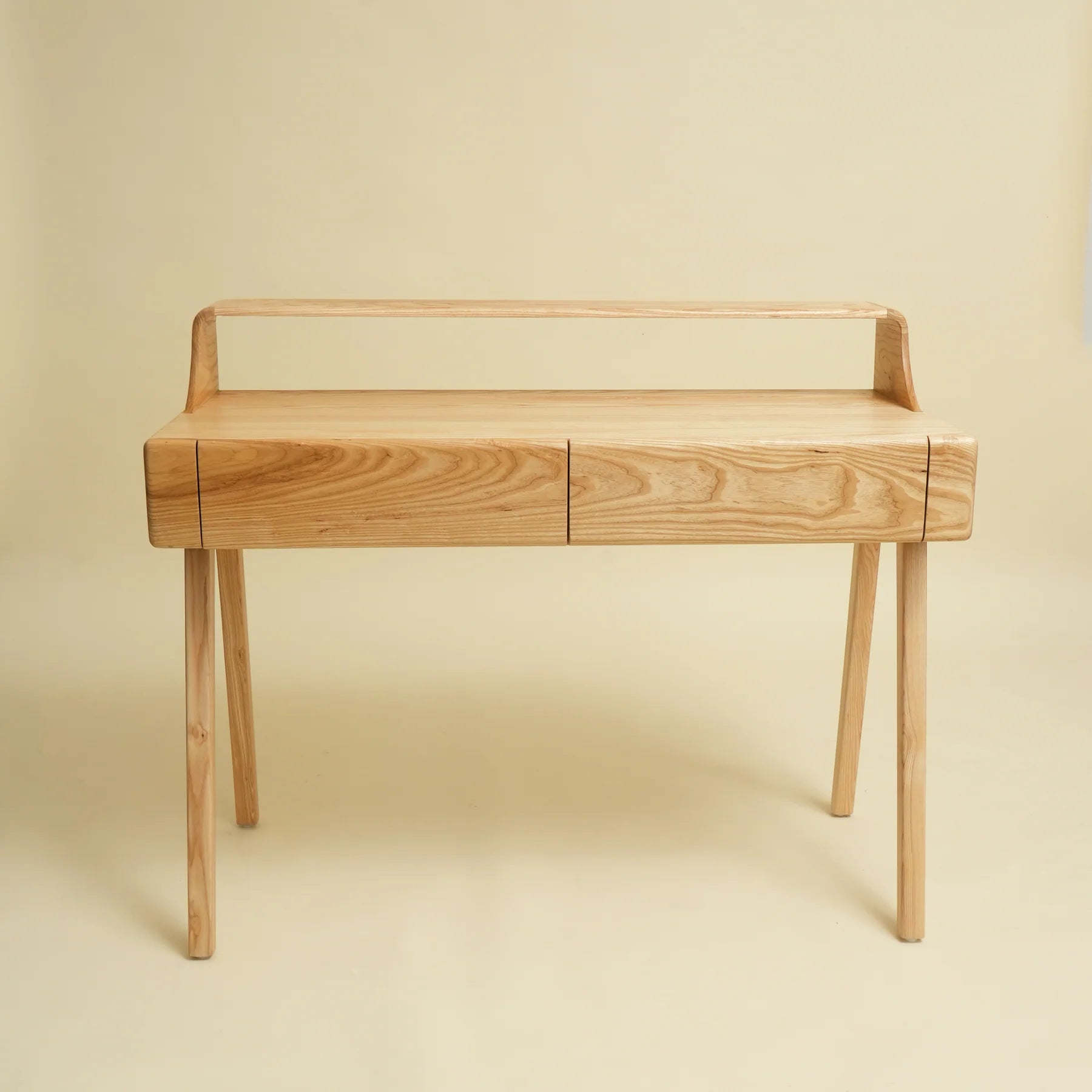 Bureau Bruin Mangohout ExpoBazaar - Bureau - ExpoBazaar - livinglovely.nl