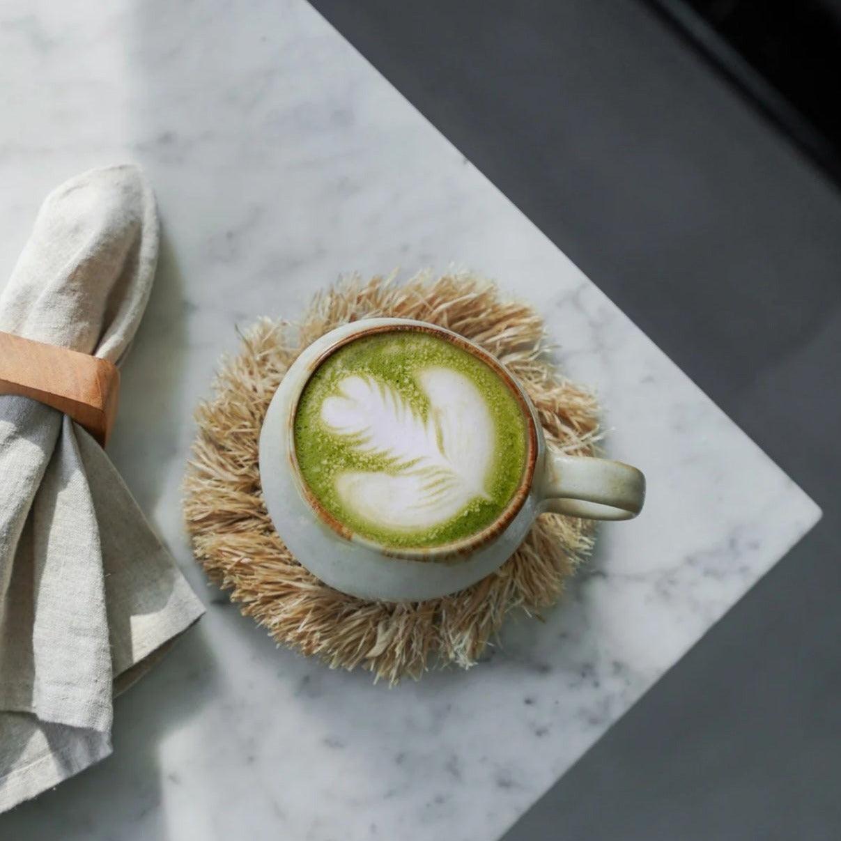 De Fringe Raffia Onderzetter - Naturel - Onderzetter - Bazar Bizar - livinglovely.nl