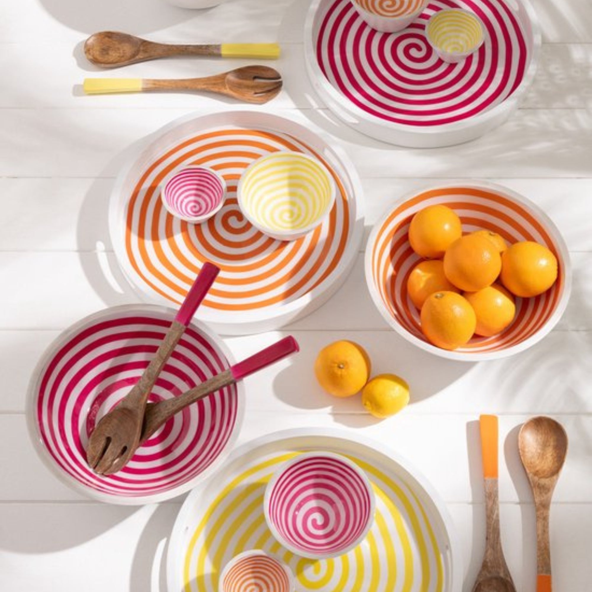 Dienblad Rond Mangohout Roze/Oranje/Geel Set van 3 - Dienblad - J-Line - livinglovely.nl