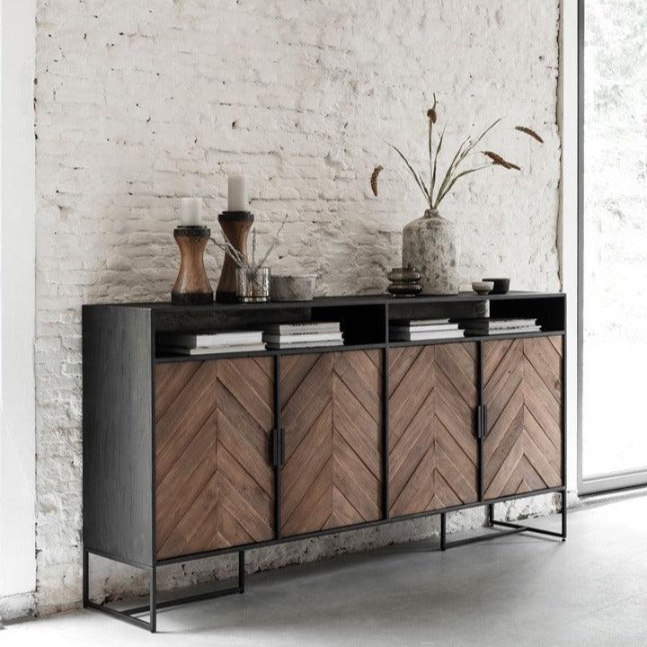 Dressoir Criss Cross No.2 van DTP Home, geopende deur met zicht op de plank