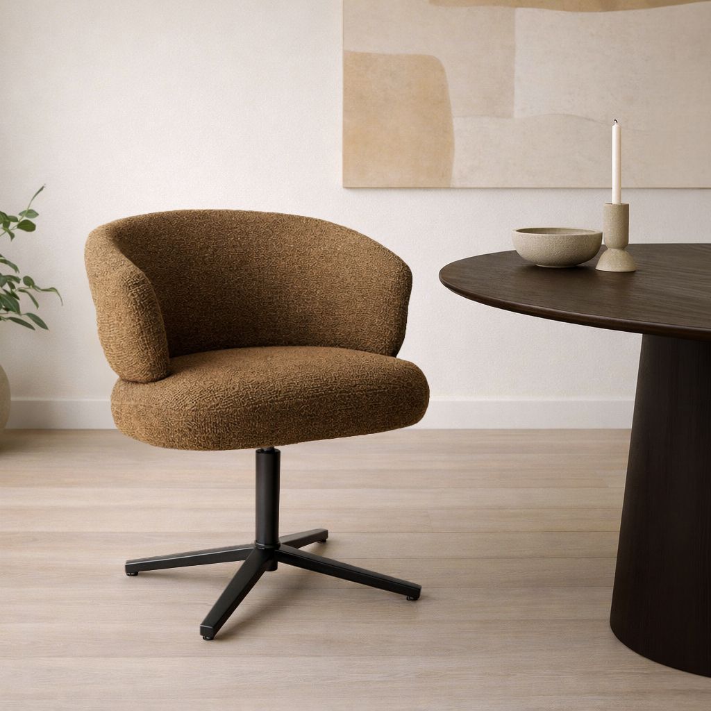 Eetkamerstoel Blake Caramel in een interieur