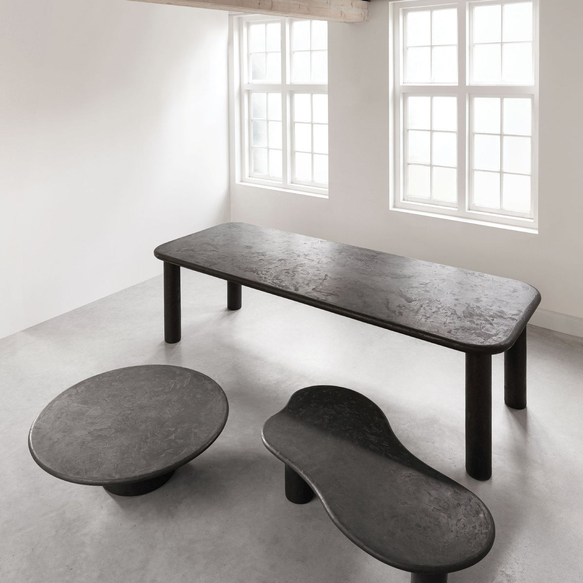 Mortex eettafel Clio Pepper warme diepe tint in eetkamer