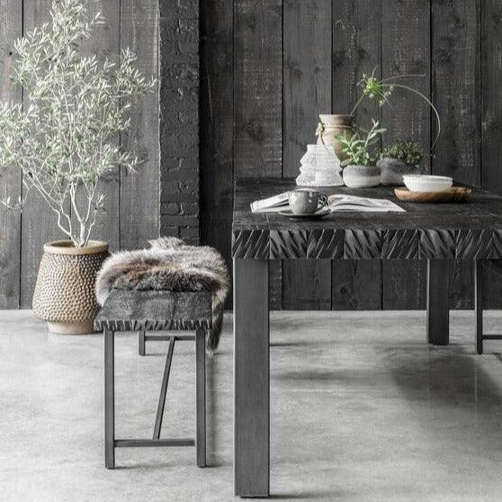 Zwarte eettafel 225cm gerecycled teakhout vooraanzicht DTP Home