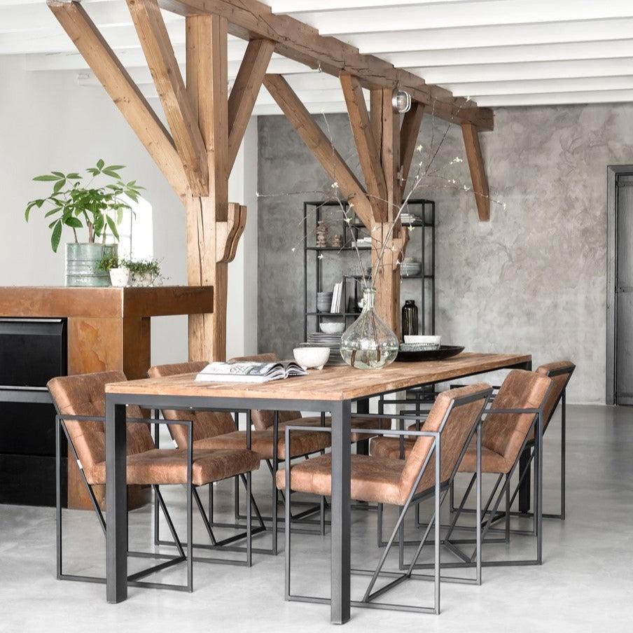 Houten eettafel 250cm naturel teak met zwart frame vooraanzicht