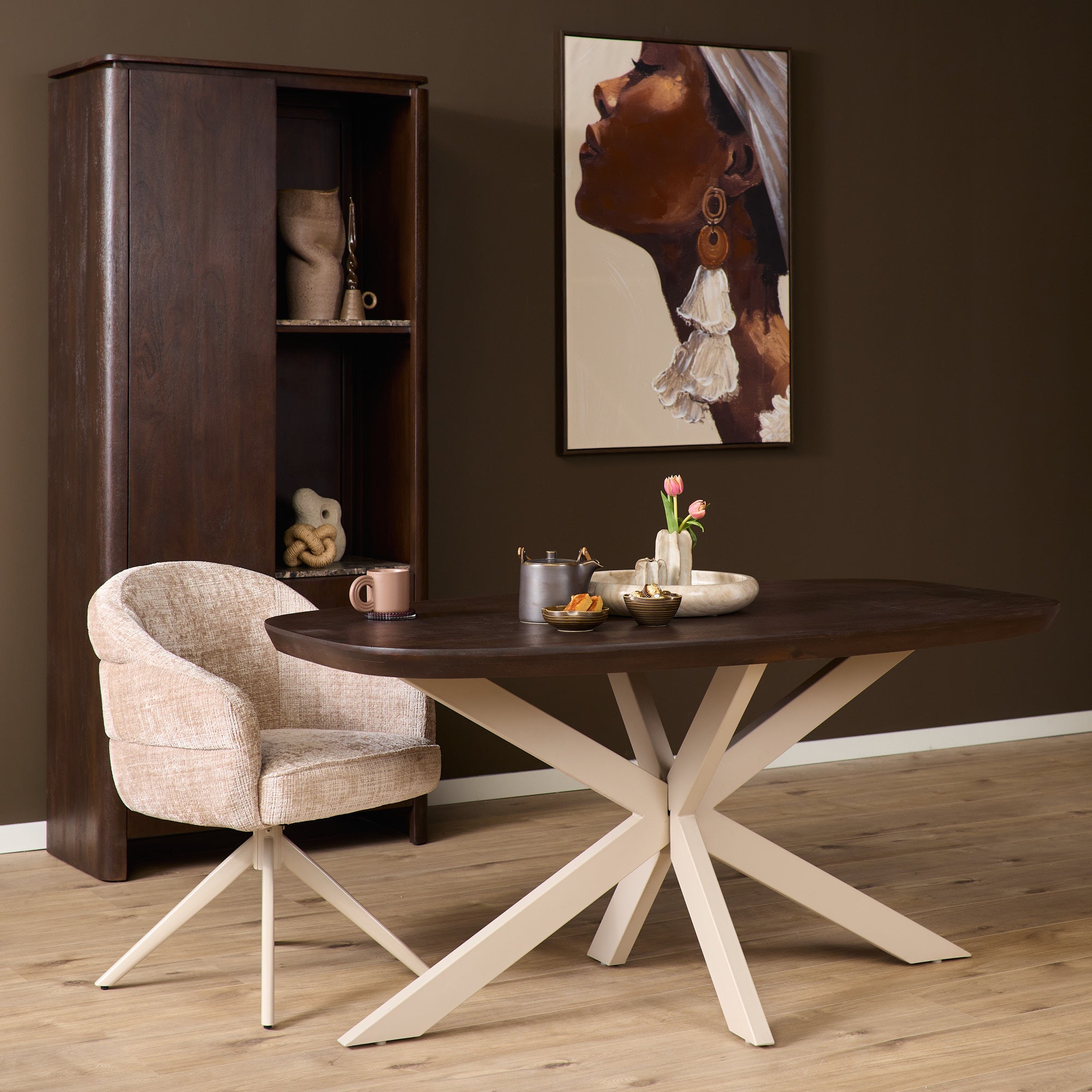 Eettafel Madison Deens Ovaal 160cm van Starfurn in een sfeerbeeld als eettafel in het interieur