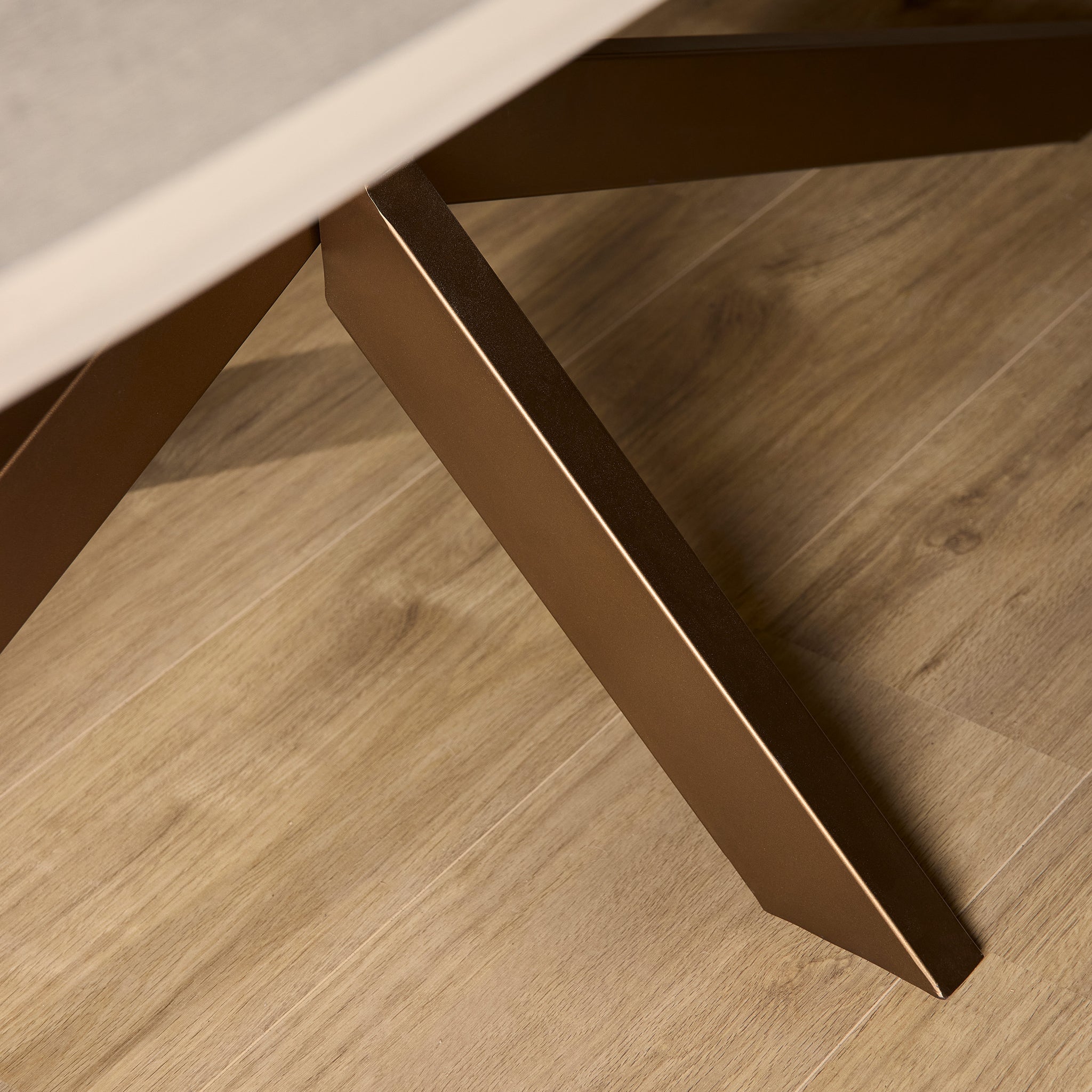 Eettafel Madison Zand van Starfurn detail van de nerf in het gezandstraalde mangohout