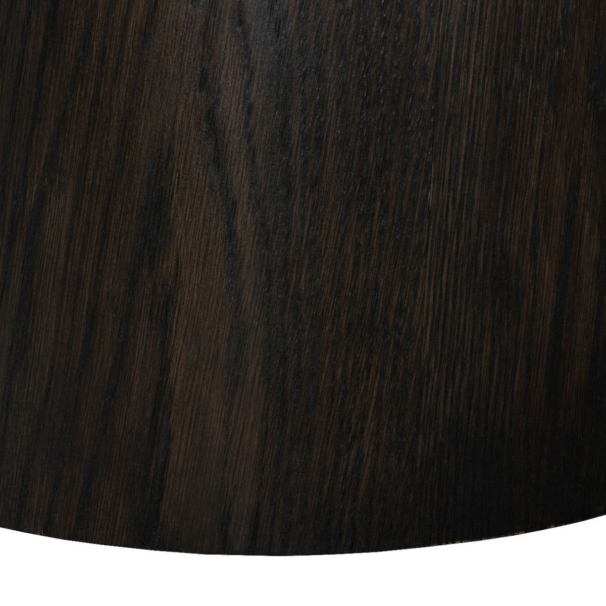 Detail van het eikenhout fineer van de eettafel Novero espresso