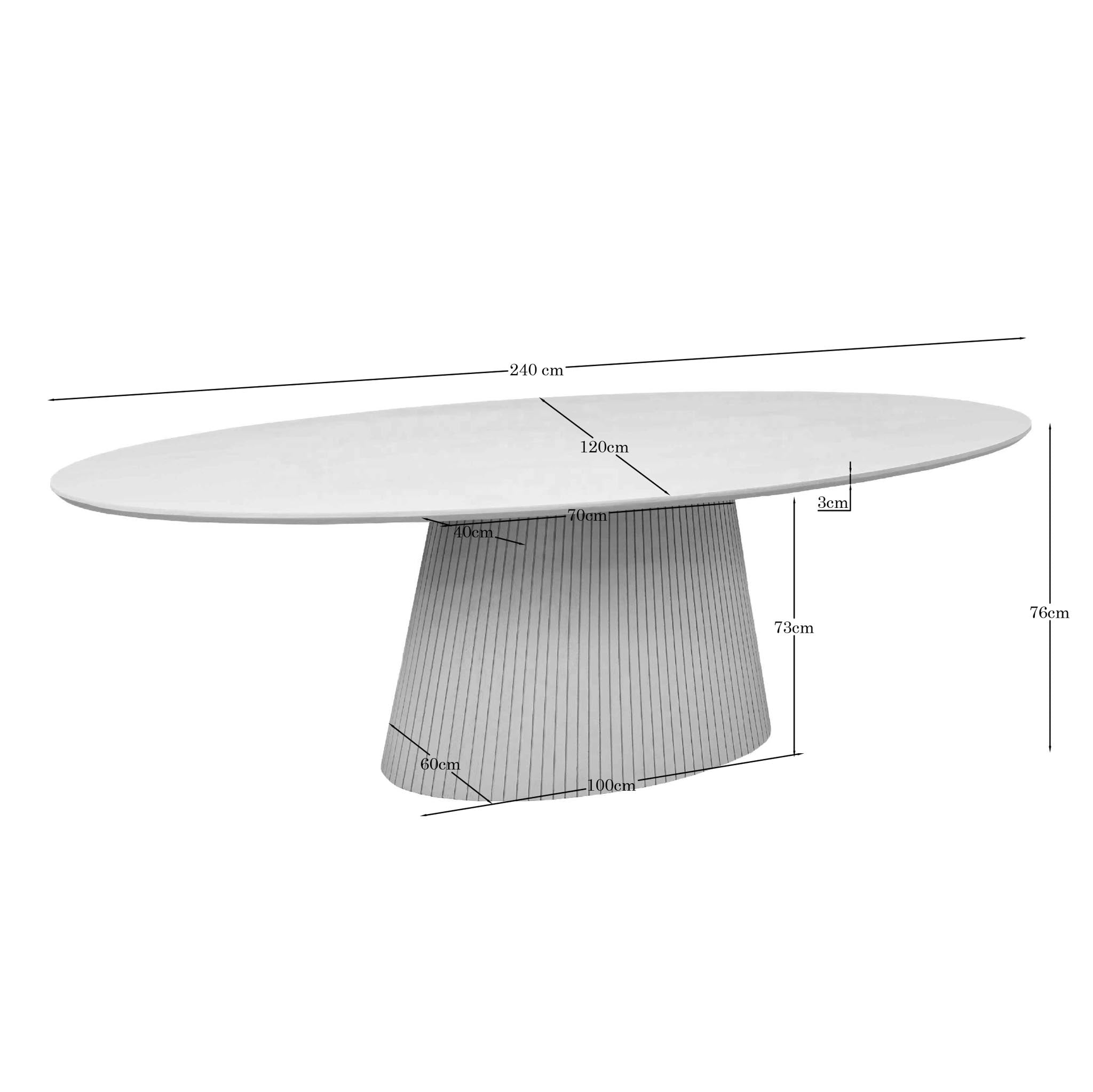 Ruime ovale Solana eettafel van 240 cm in een lichte eetkamer met stoelen