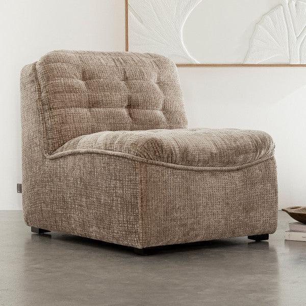 Fauteuil Liberty Glamour Zand van MUST Living, sfeerbeeld in een neutrale woonkamer