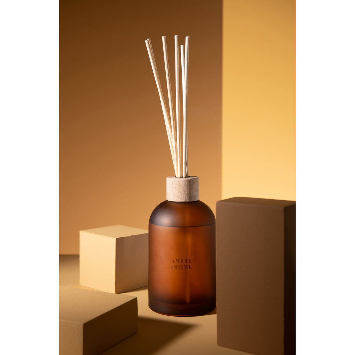 Geurstokjes Accords Essentiels Ambre Intime 550ml