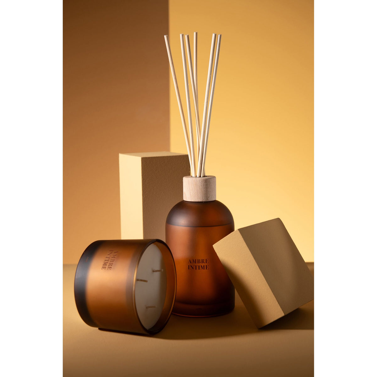 Geurstokjes Accords Essentiels Ambre Intime 550ml