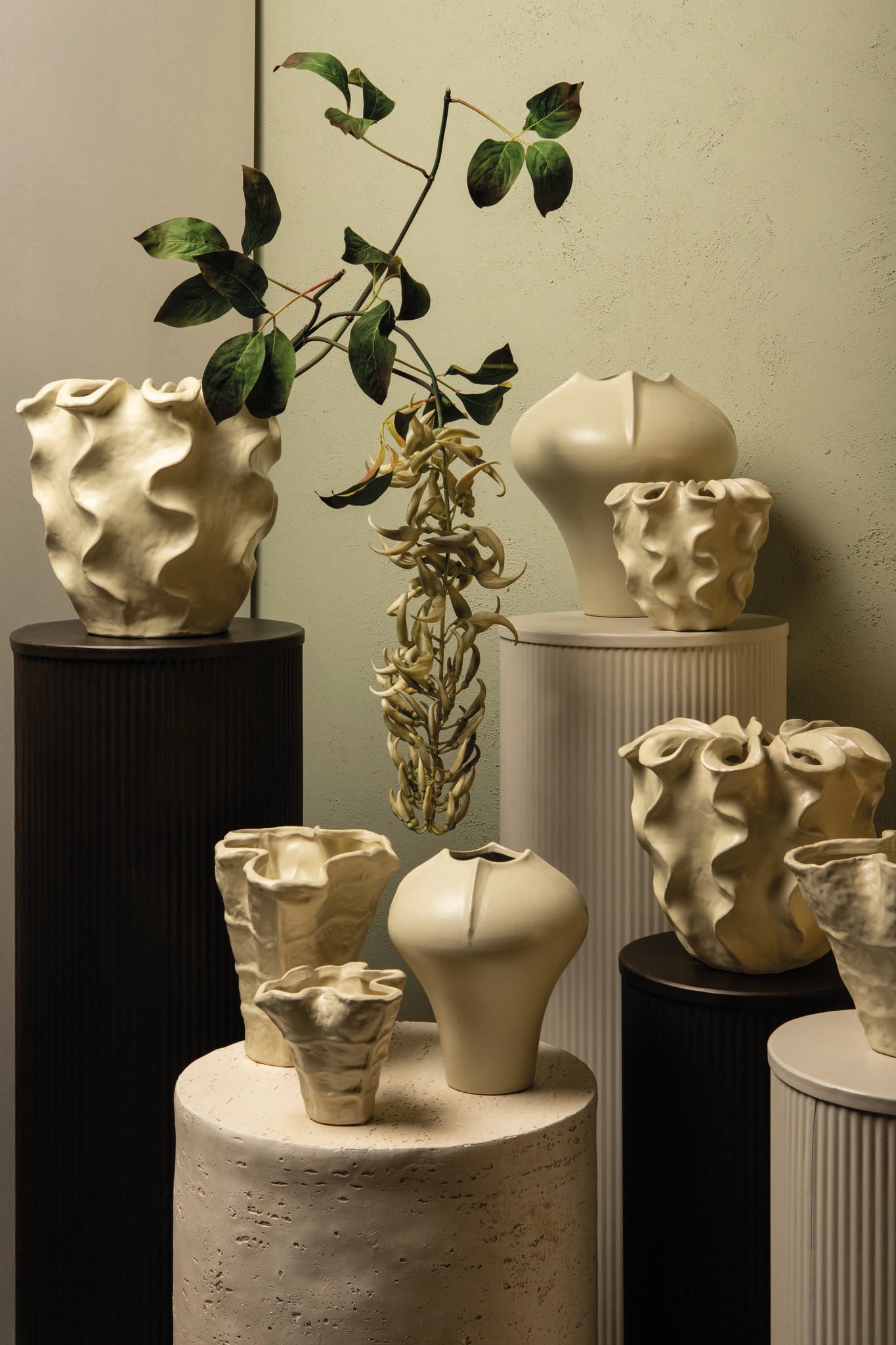 Ginos Cream Matt Ceramic Organic Bulb Vase S PTMD - Vaas - PTMD - livinglovely.nl