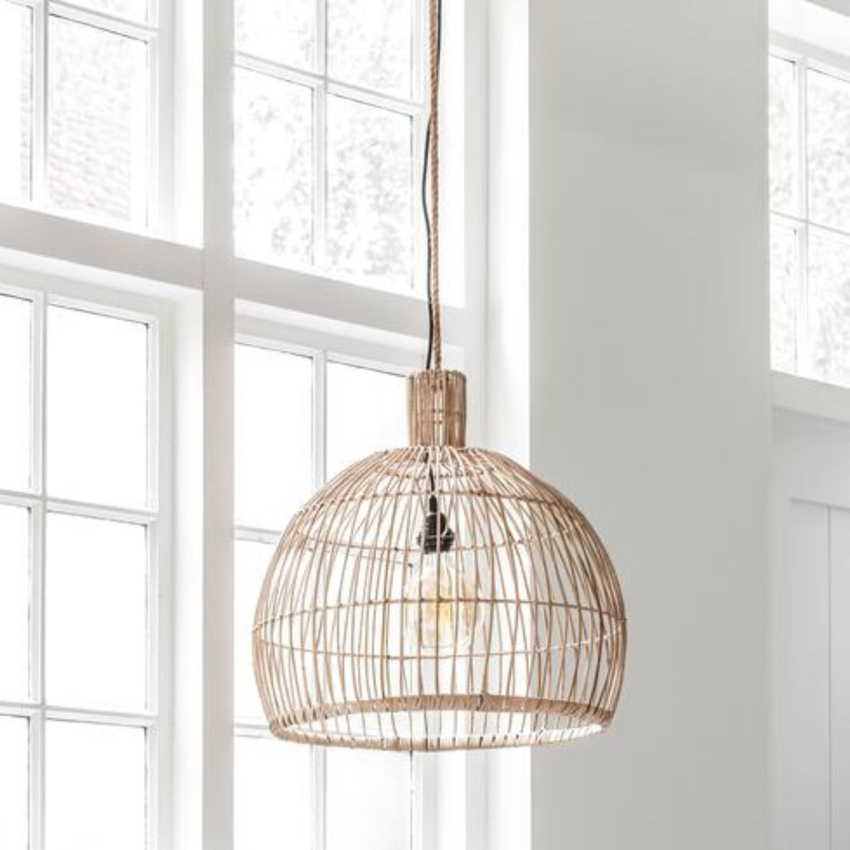 Las Salinas Small hanglamp van MUST Living, detail van het handgevlochten pitriet vlechtwerk