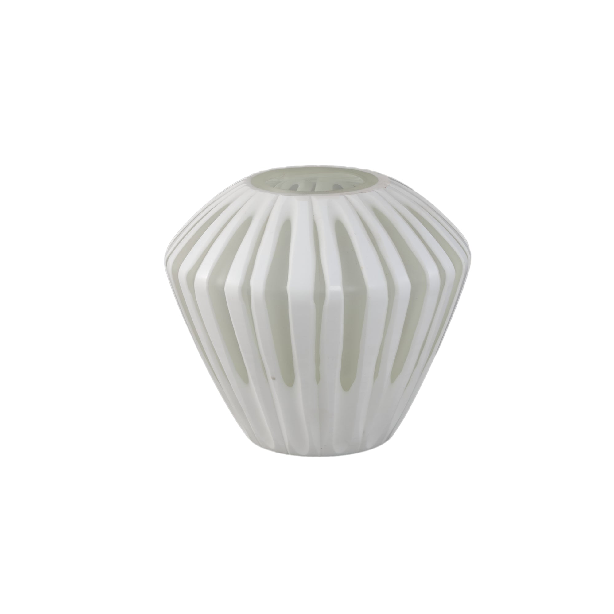 Ireka White Handcut Solid Glass Angular Round S van PTMD op witte achtergrond