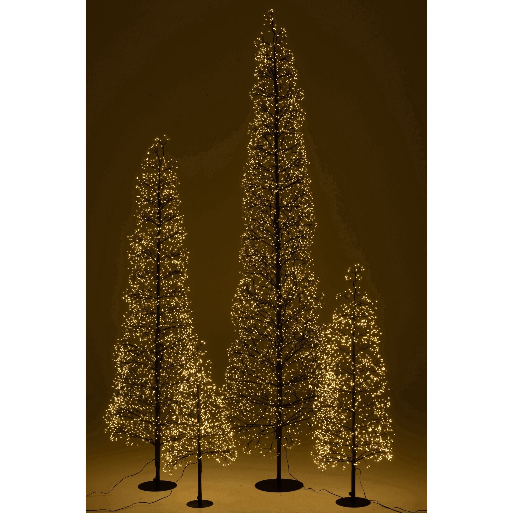 Kerstboom Led Warm Witte Lichten Ijzer Zwart Extra Large H240cm van J-Line, detail van de takken en afwerking