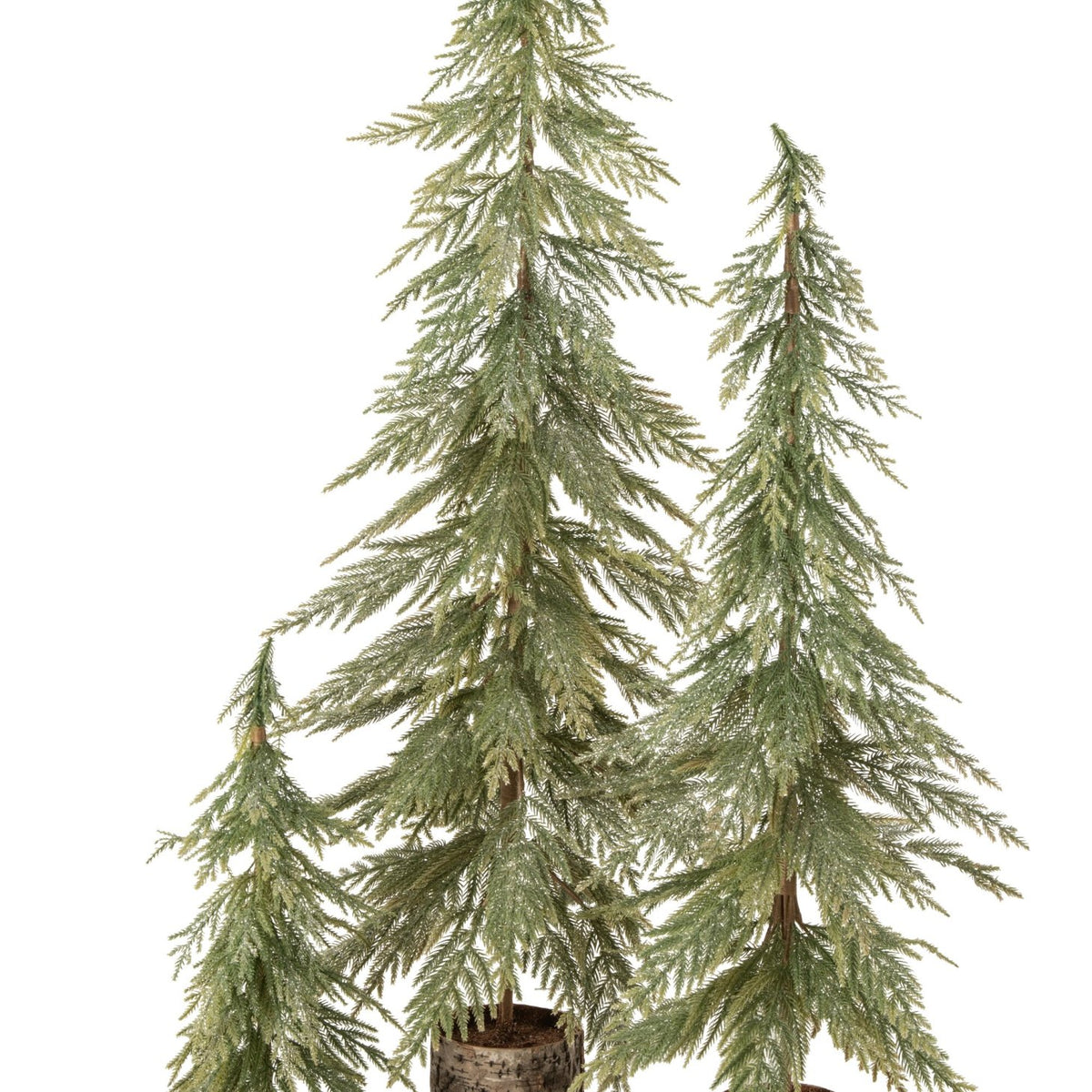 Kerstbomen op houten voet van J-Line in twee maten tegen een warme houten achtergrond