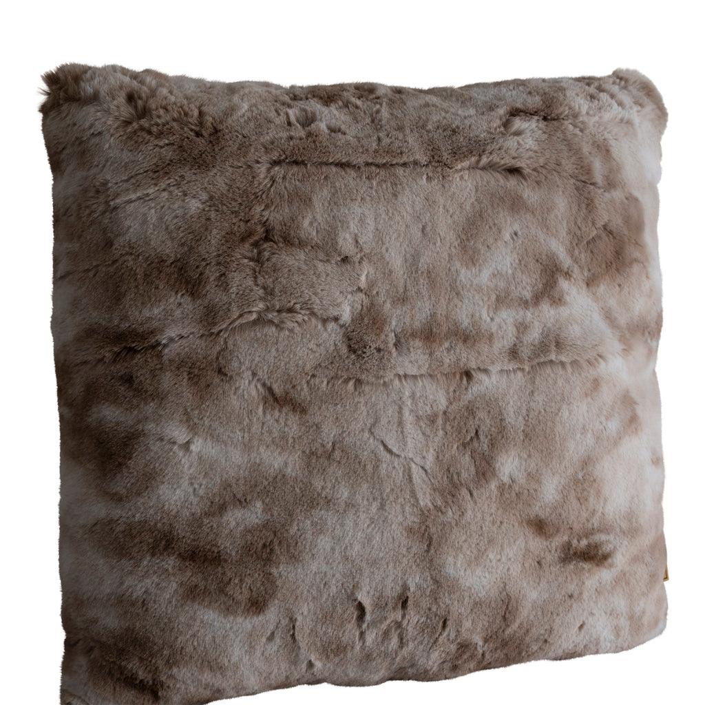 Linde Beige faux fur cushion square L PTMD - Kussen - PTMD - livinglovely.nl